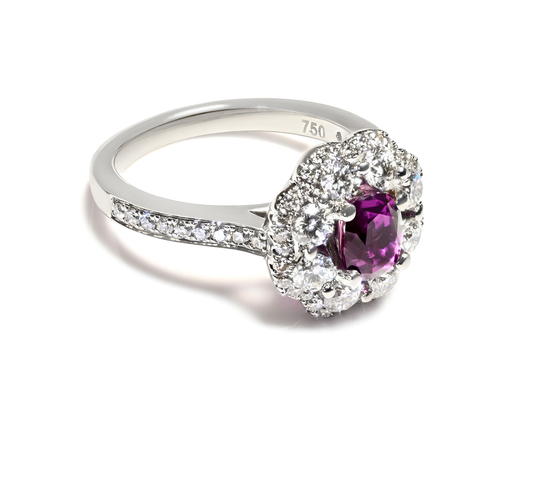 Elma Gil in 18K Gold Diamond Ring Ruby