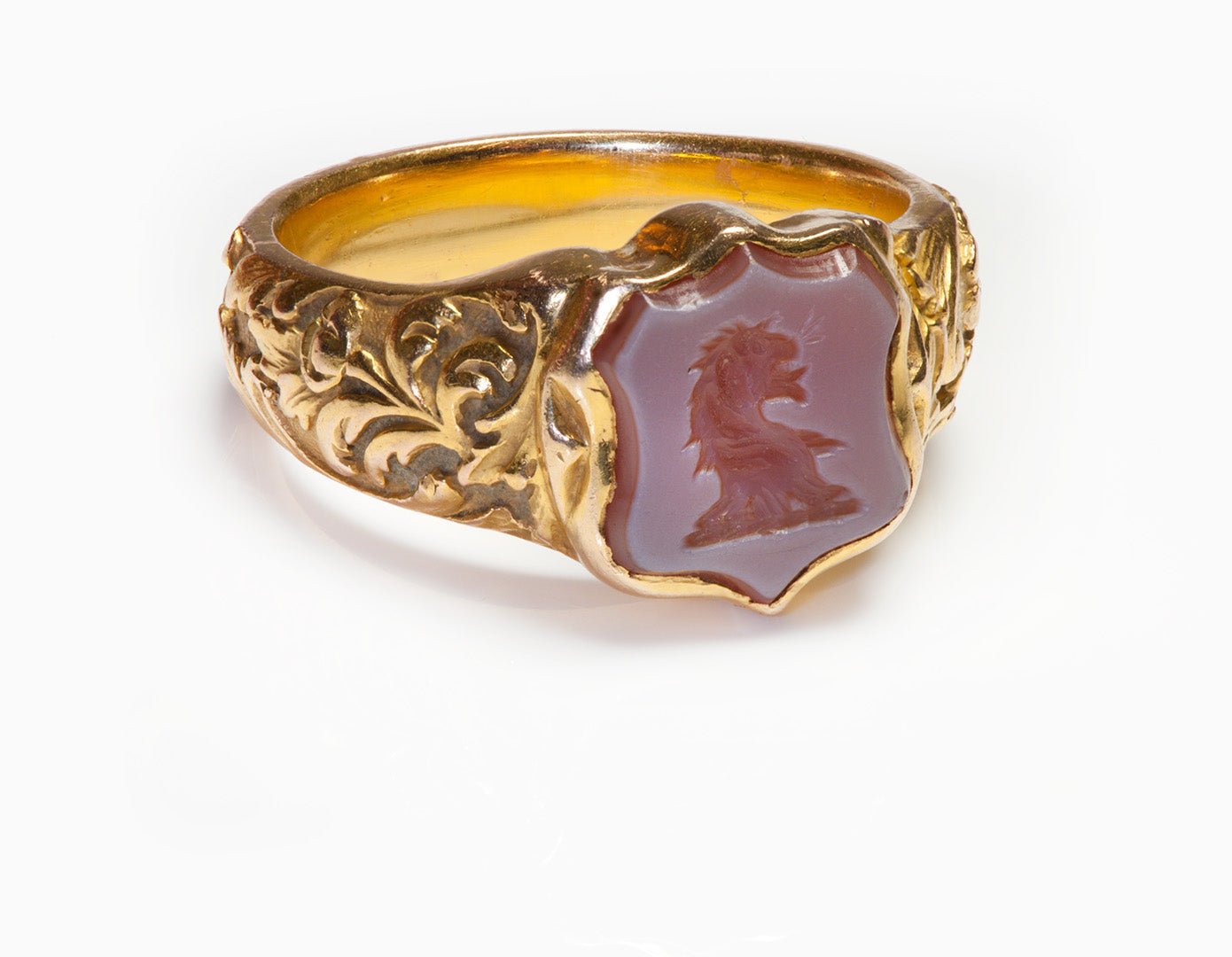 Exquisite Antique Gustav Manz 18K Gold Shield Agate Intaglio Men's Ring