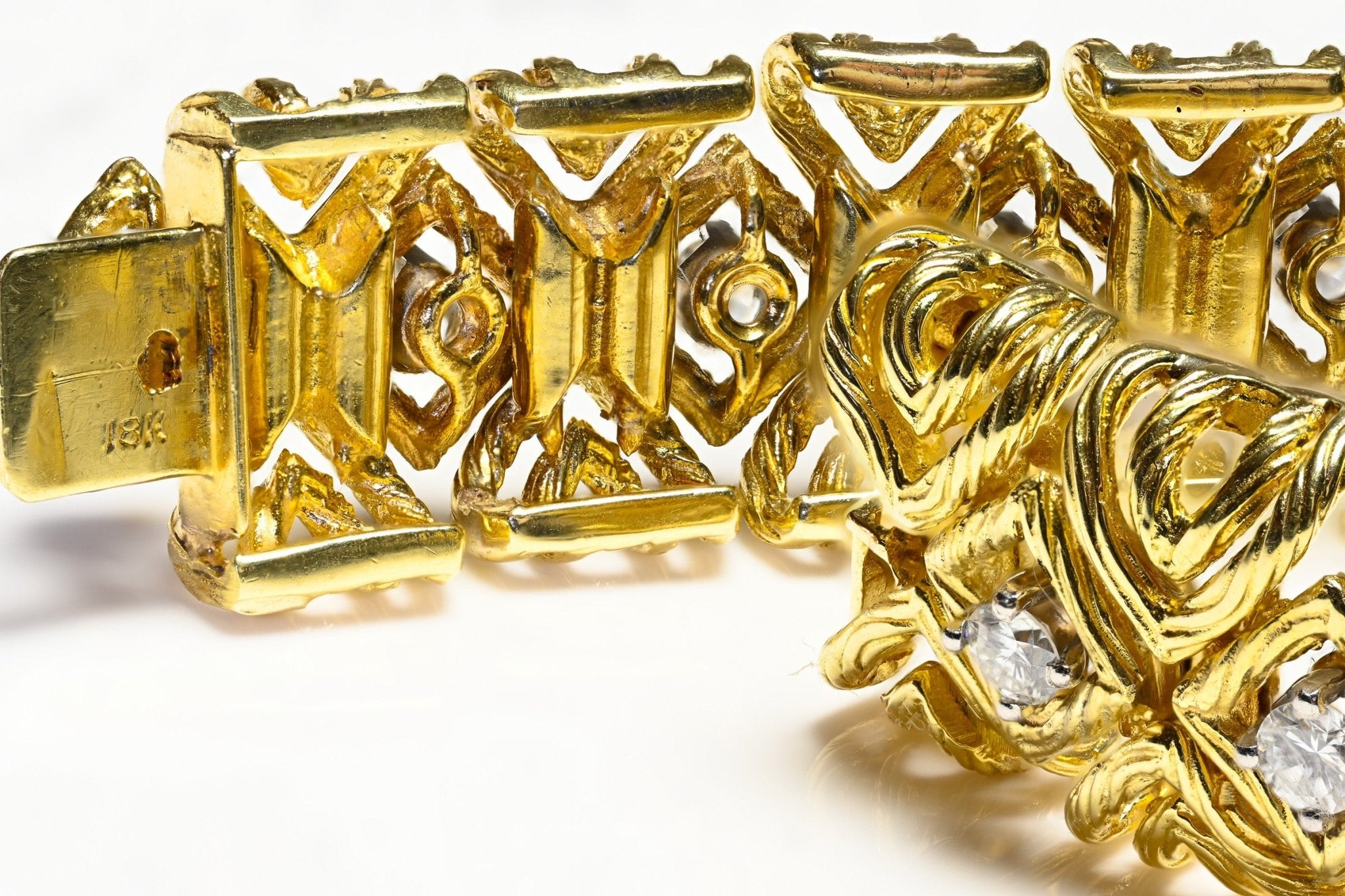 Fine 18K Yellow Gold Diamond Bracelet