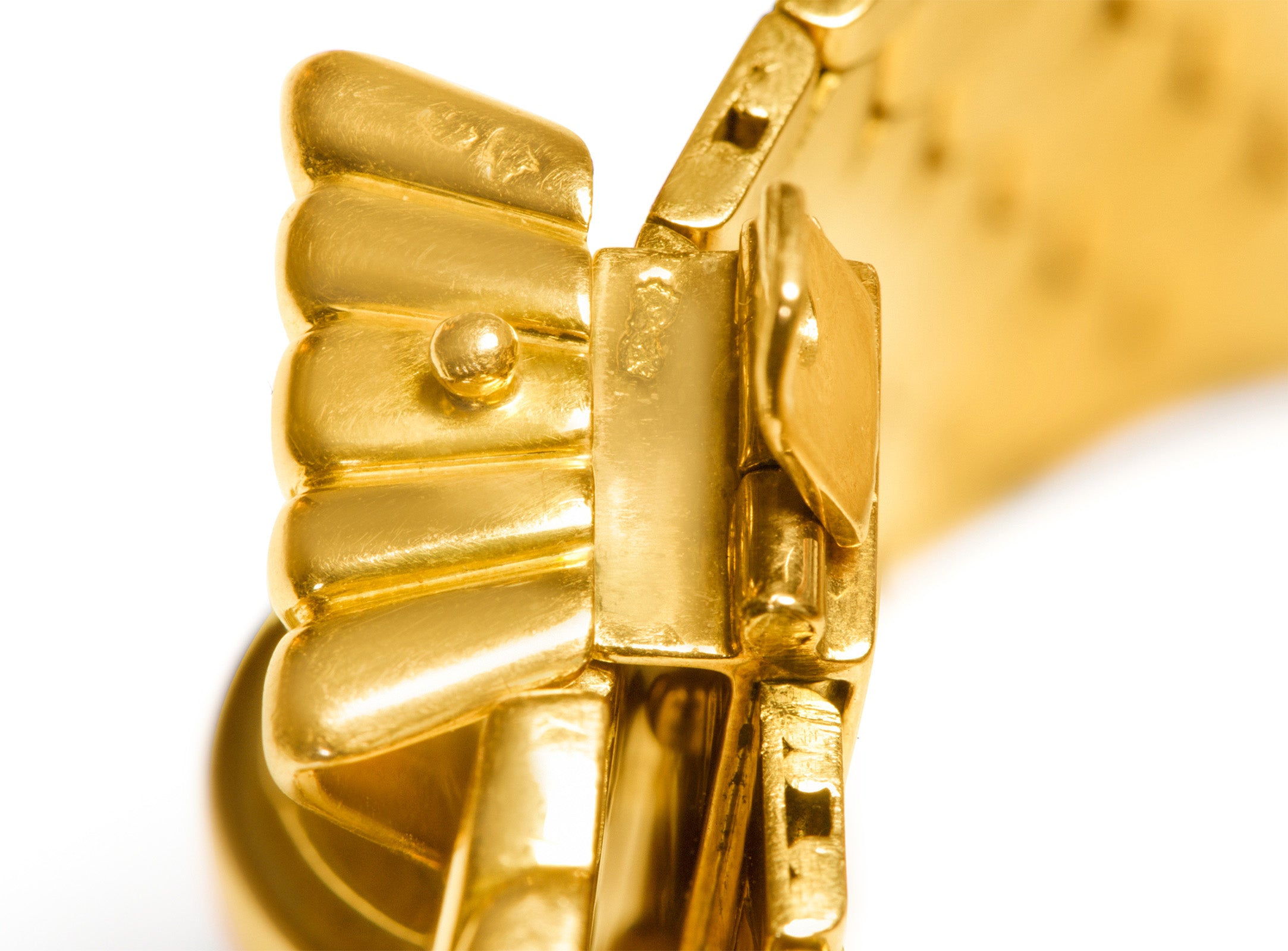 Retro French 18K Yellow Gold Wide Bow-Buckle Bracelet
