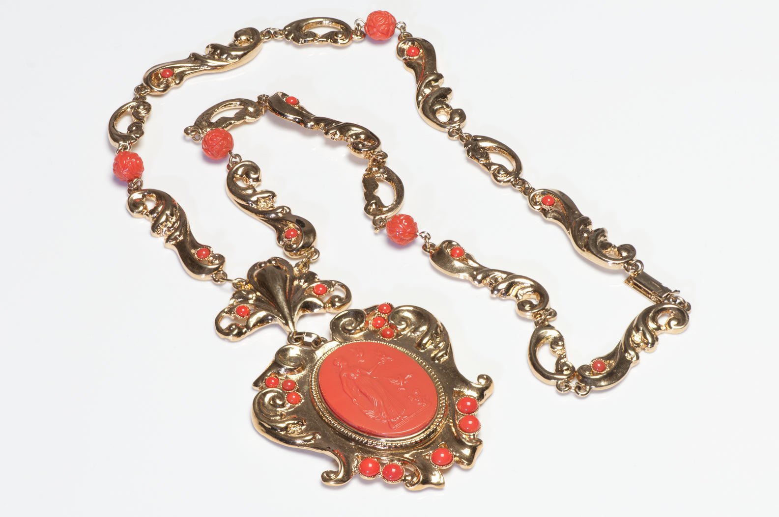 Gianni de Liguoro 1980’s Gold Plated Faux Carved Coral Cameo Pendant Necklace