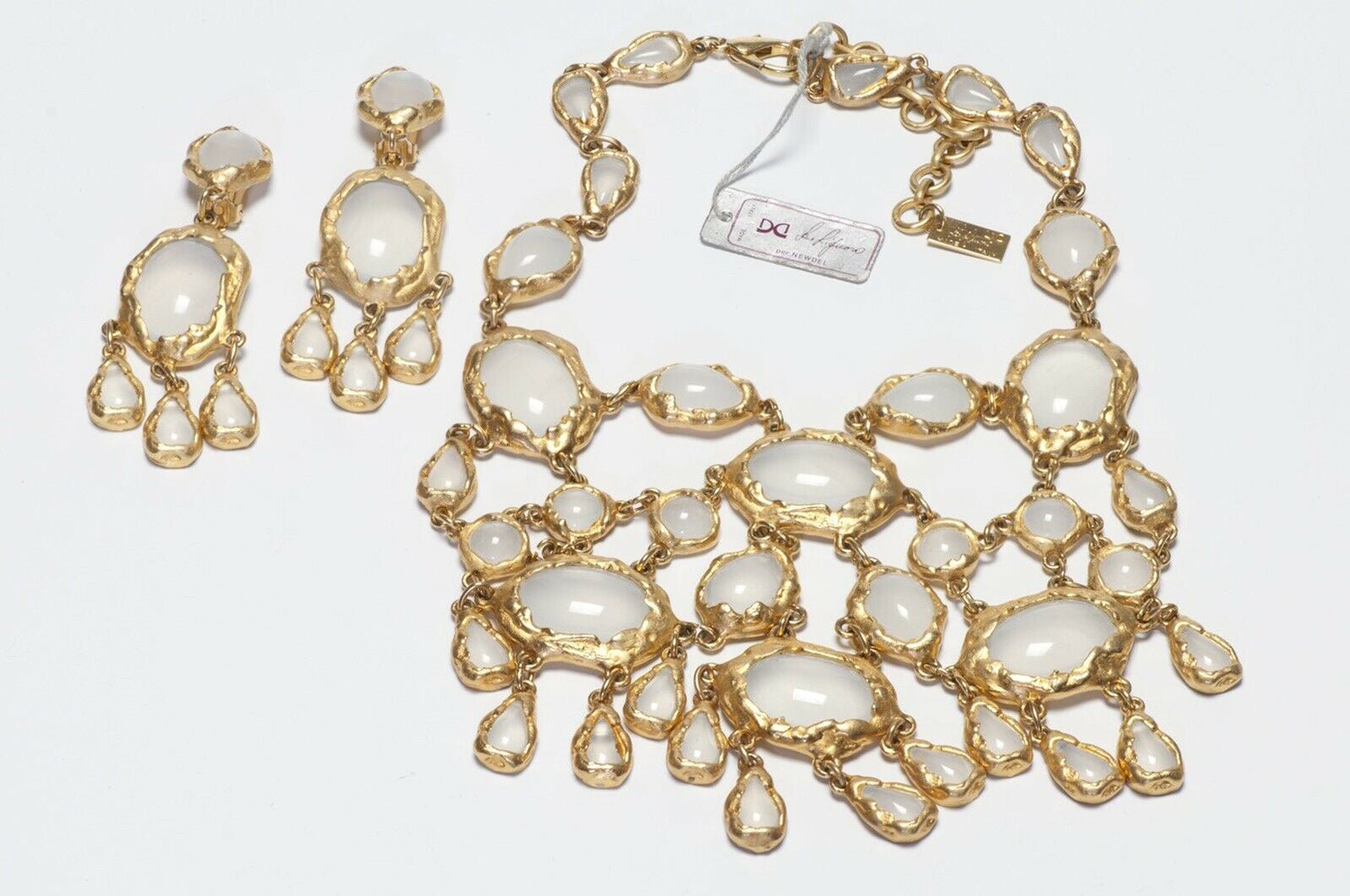 Gianni de Liguoro Opaline White Glass Necklace Earrings Set