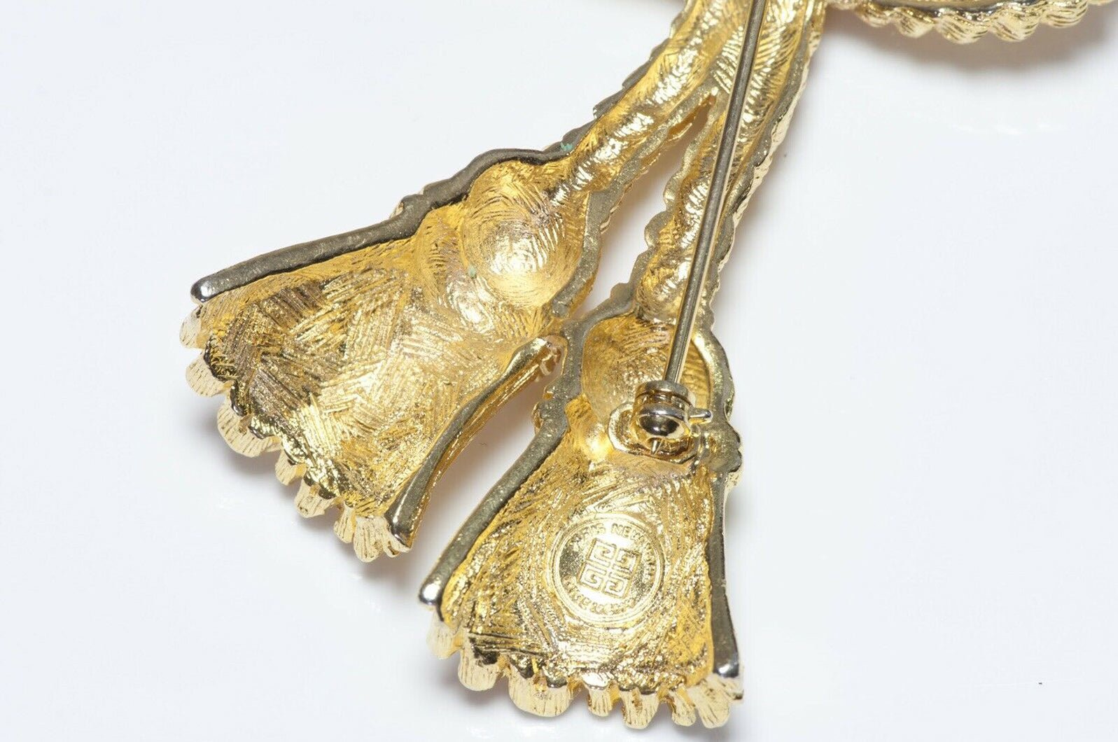GIVENCHY Paris Twist Rope Bow Brooch
