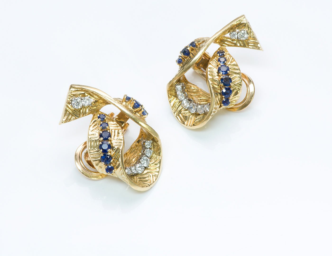 Gübelin Sapphire Diamond Gold Earrings