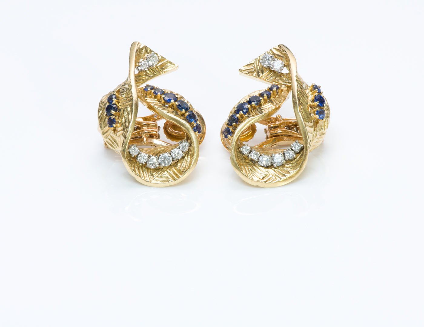 Gübelin Sapphire Diamond Gold Earrings
