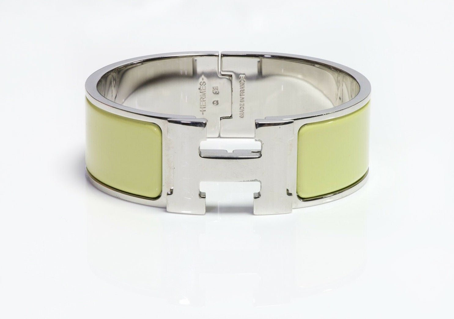 HERMES Paris Wide Chartreuse Green Enamel Clic Clac Bracelet PM