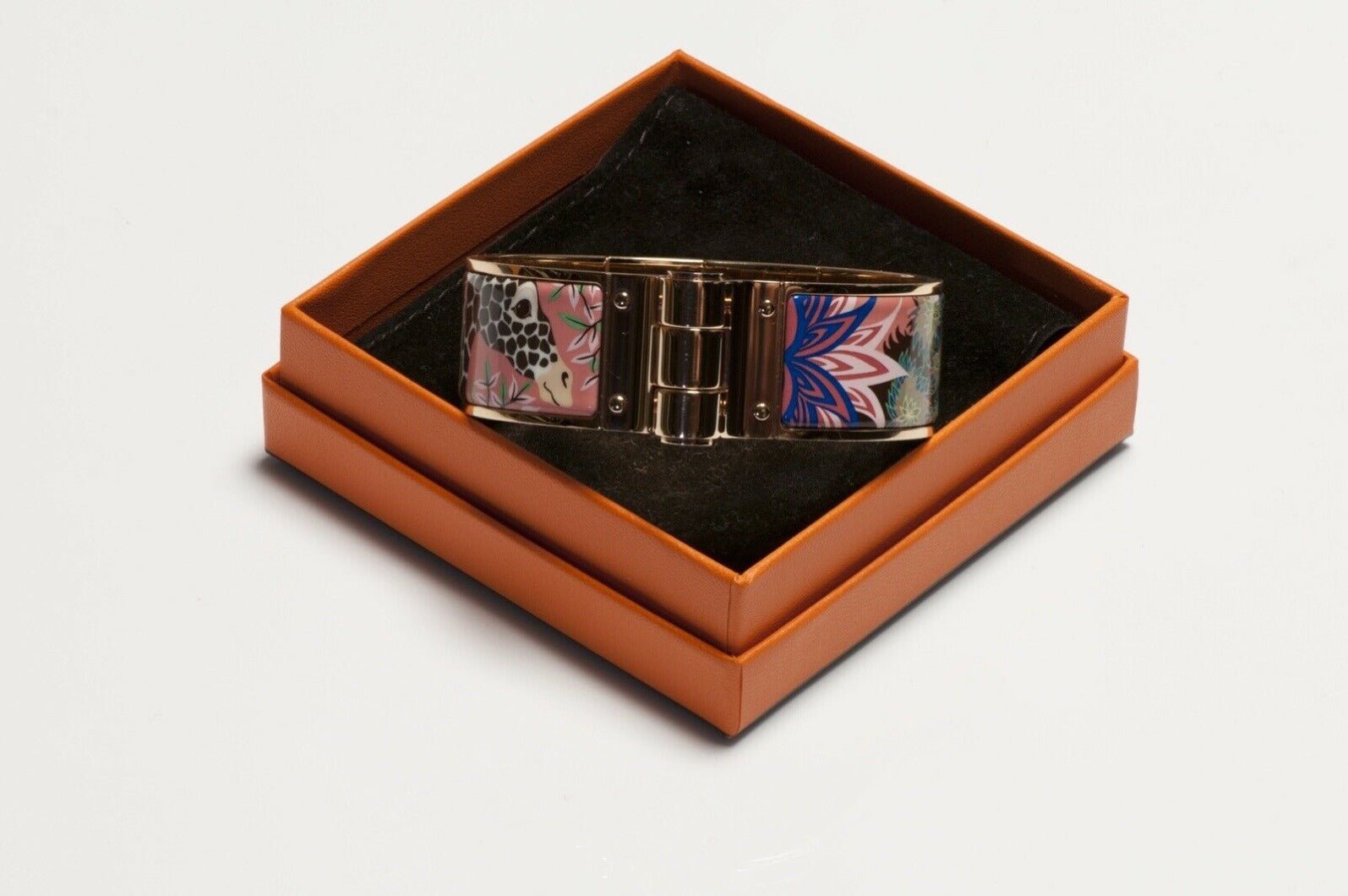 HERMES The Three Graces Giraffe Enamel Hinged Bangle Bracelet