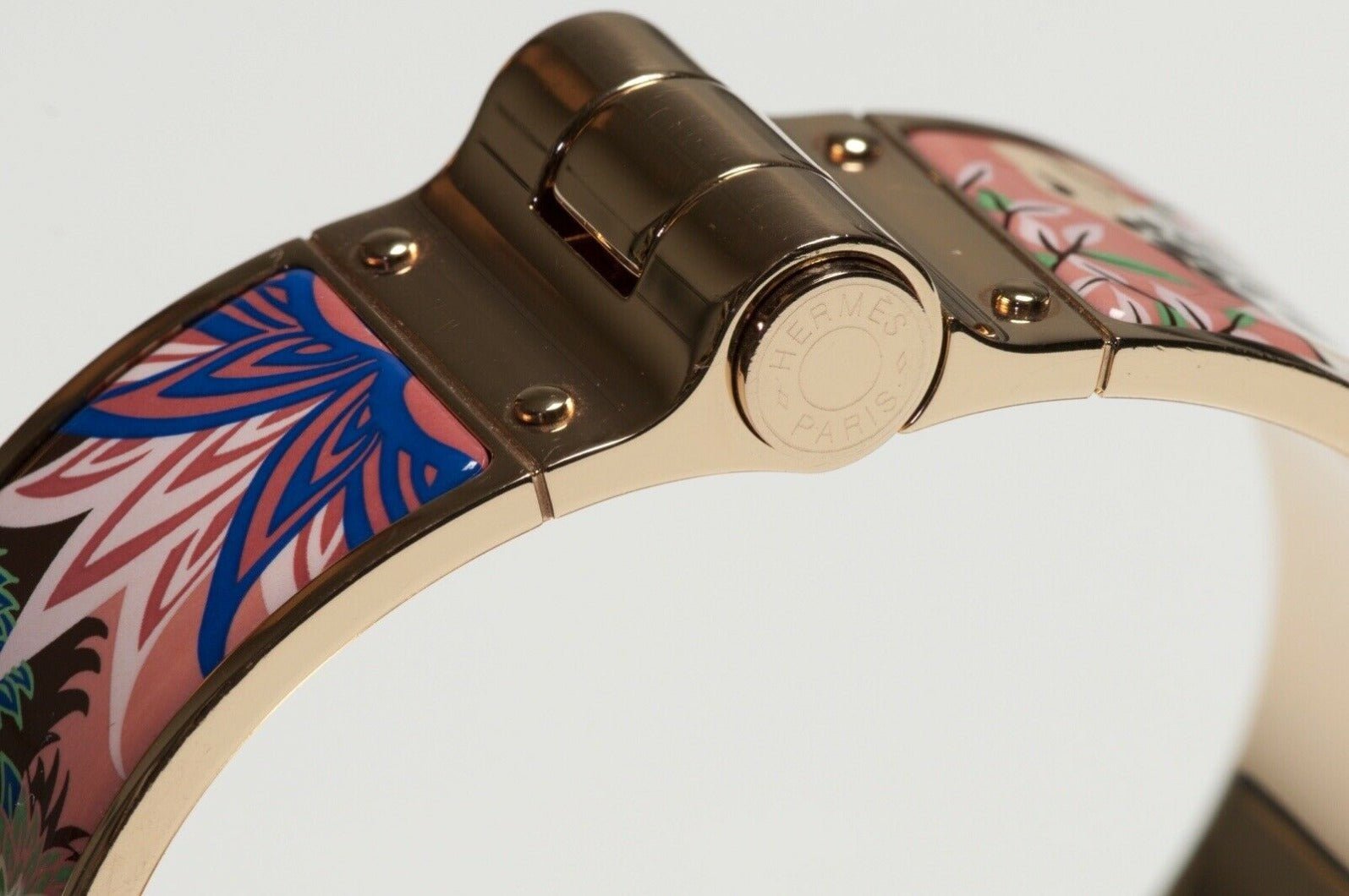 HERMES The Three Graces Giraffe Enamel Hinged Bangle Bracelet