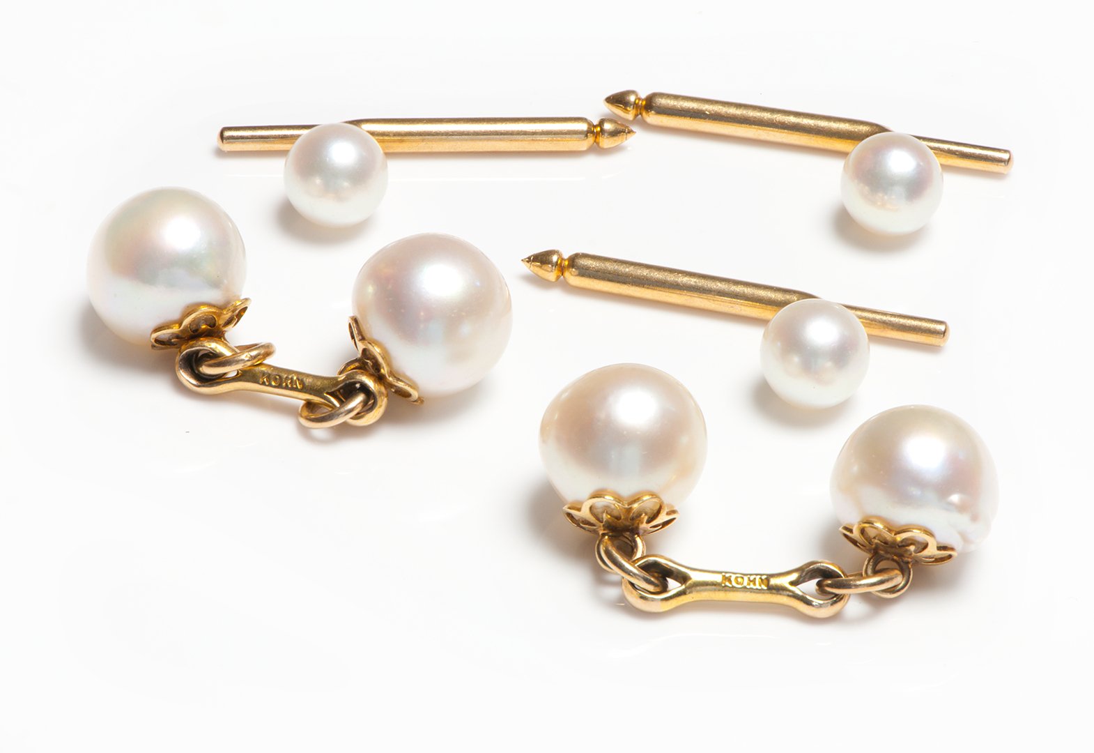 Kohn 18K Gold Pearl Cufflink Stud Set