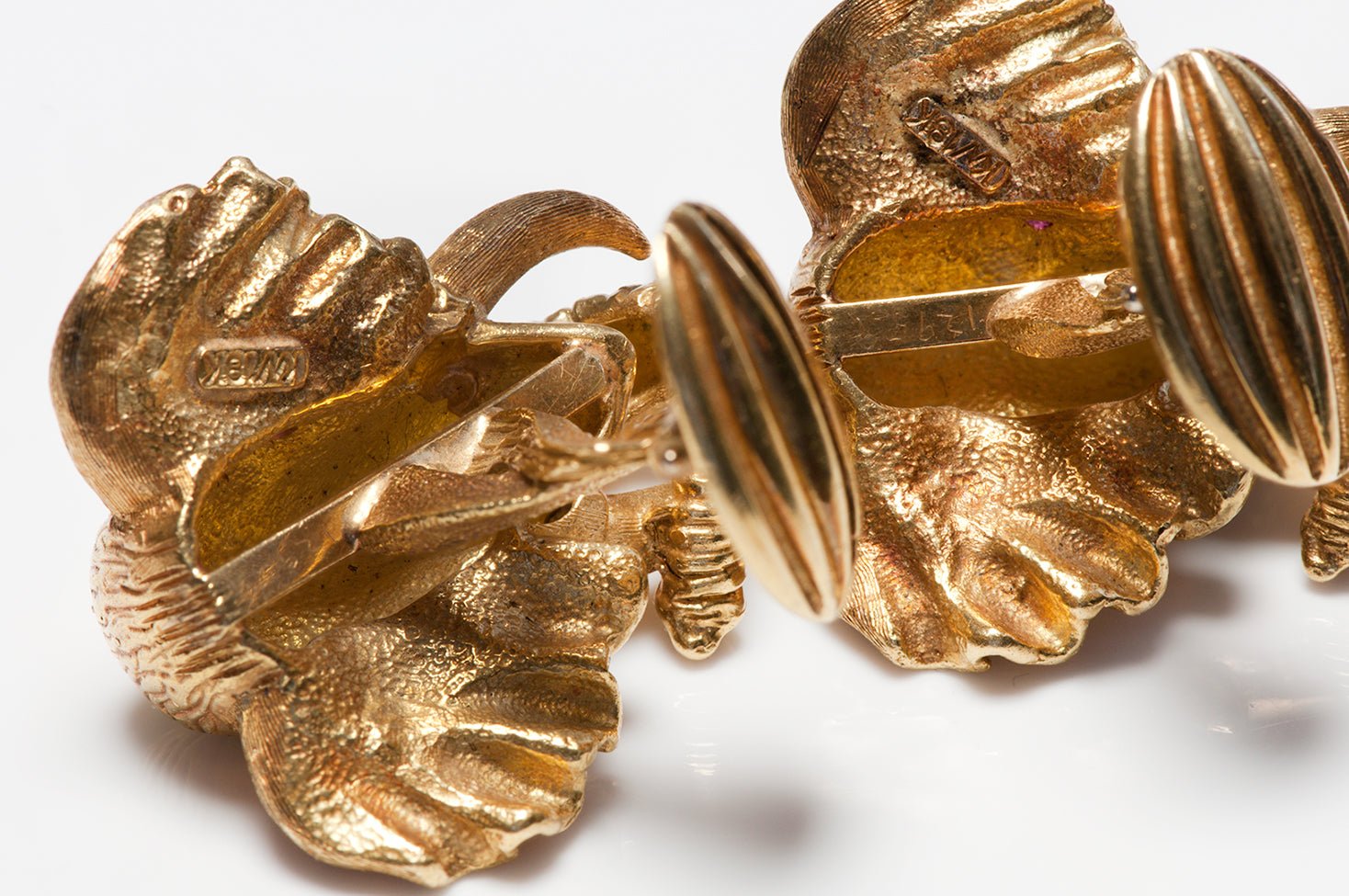 Kurt Wayne 18K Gold Ruby Elephant Cufflinks