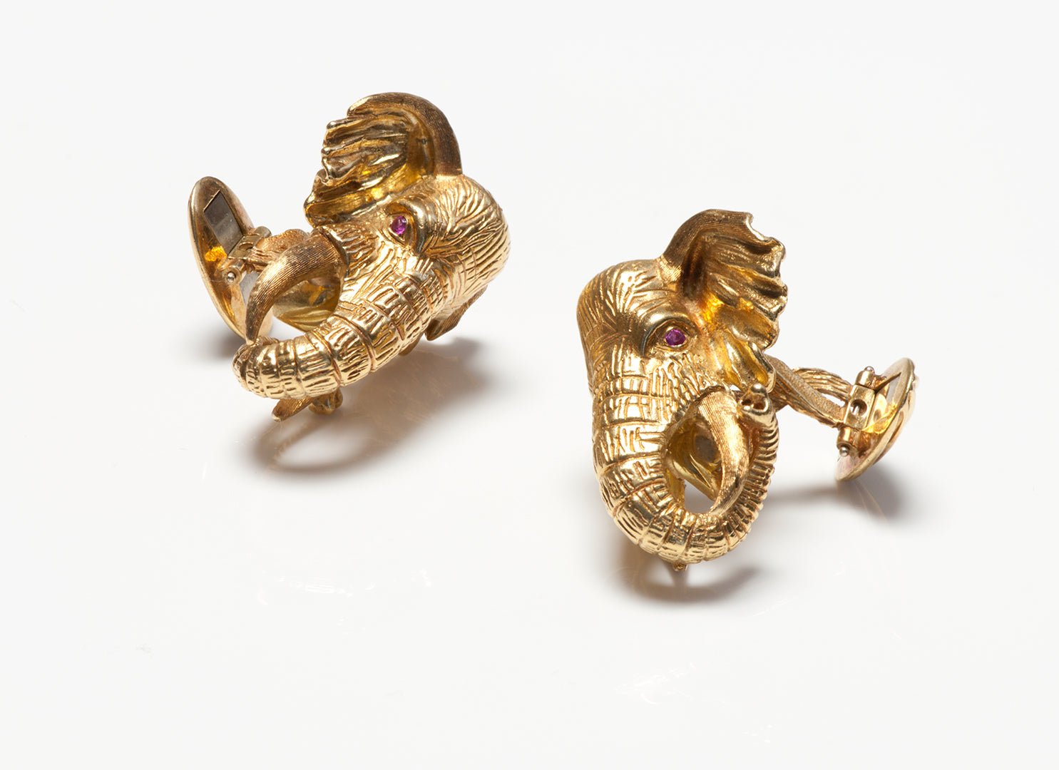Kurt Wayne 18K Gold Ruby Elephant Cufflinks