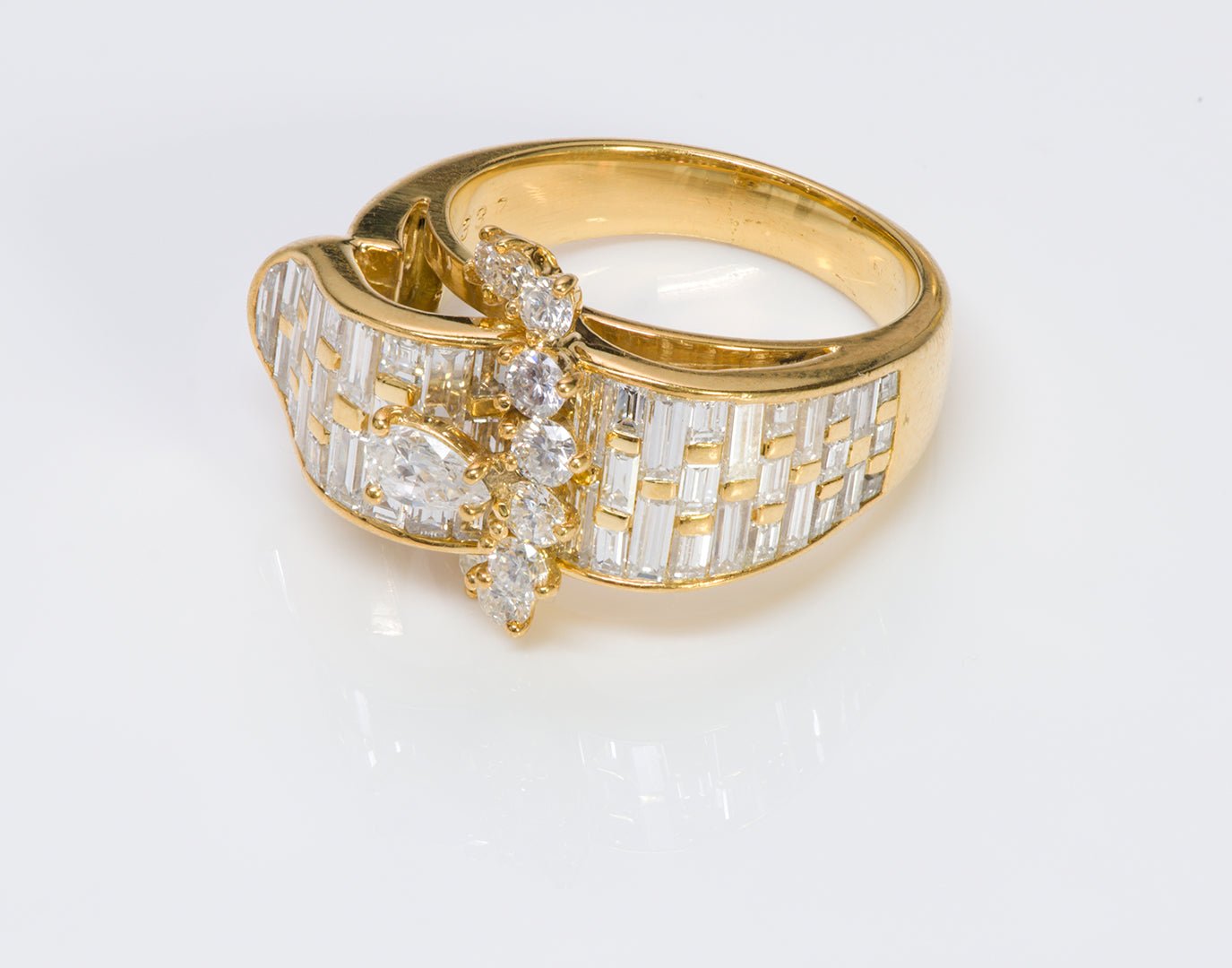 Kurt Wayne Diamond 18K Gold Buckle Ring