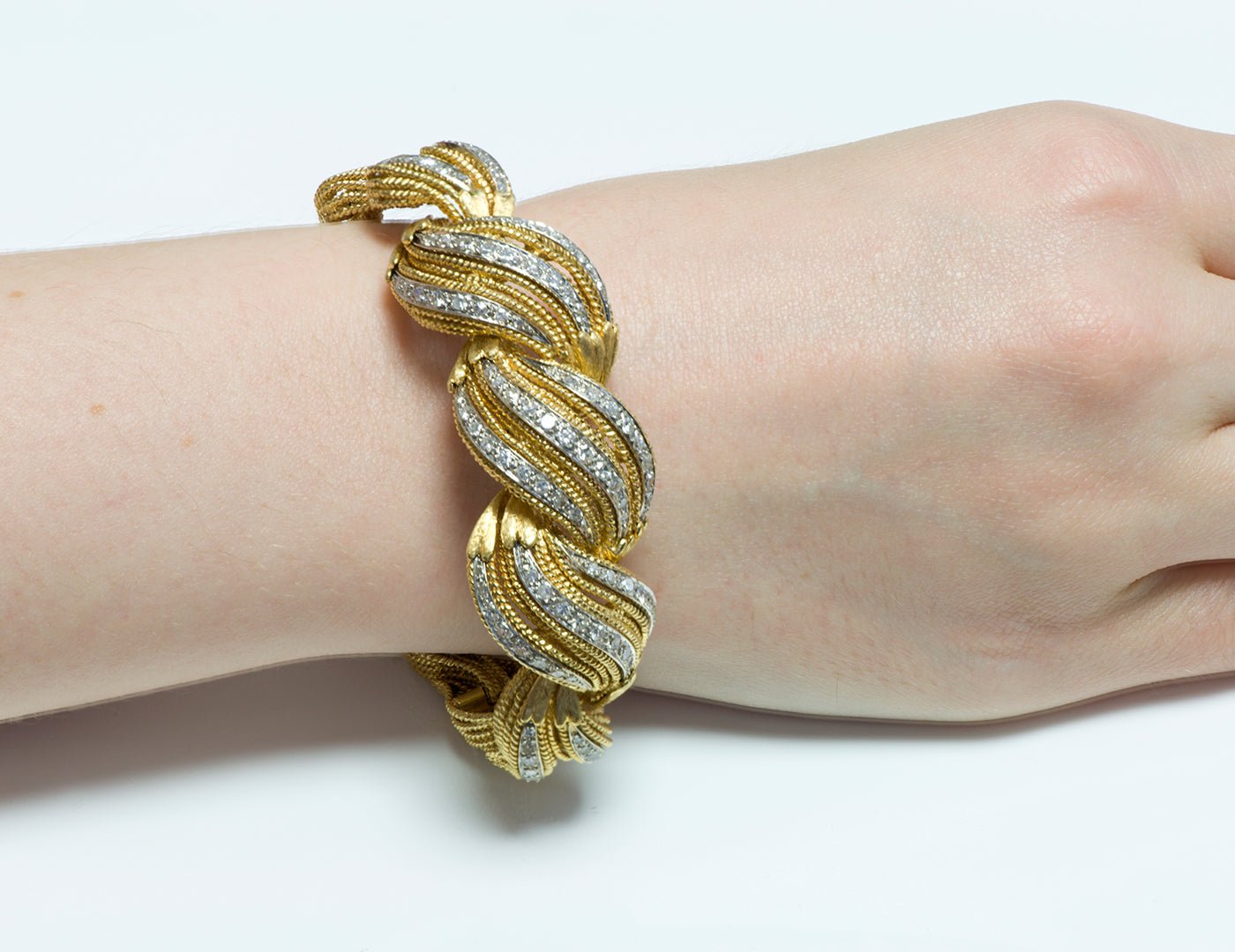 La Triomphe 18K Yellow Gold Diamond Bracelet