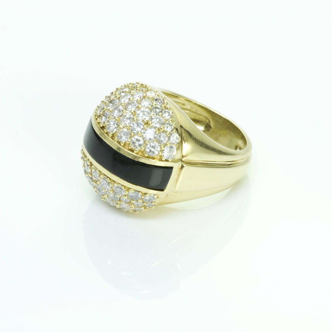 La Triomphe Gold Onyx Diamond Ring