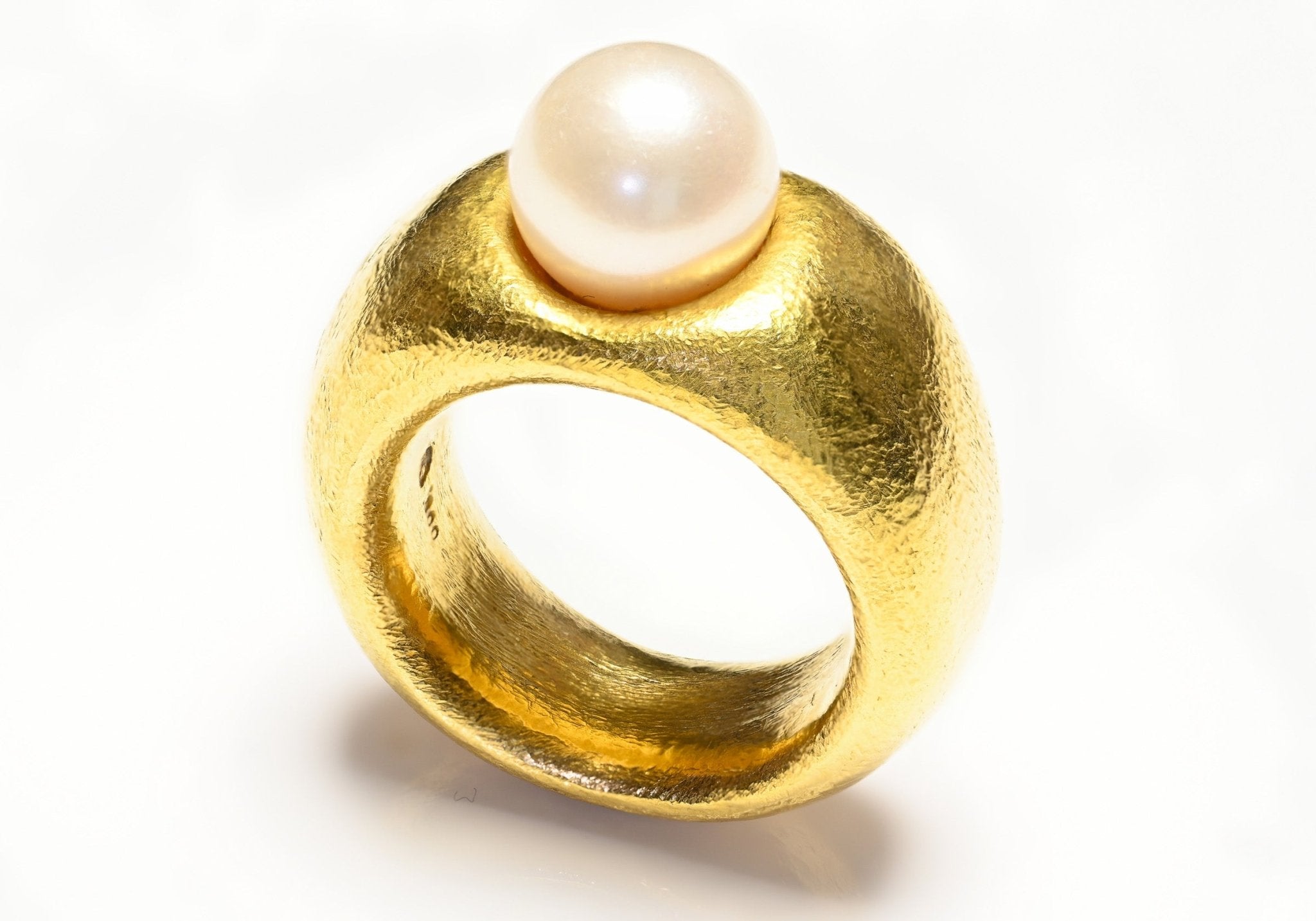 Linda Lee Johnson 22K Yellow Gold Pearl Ring