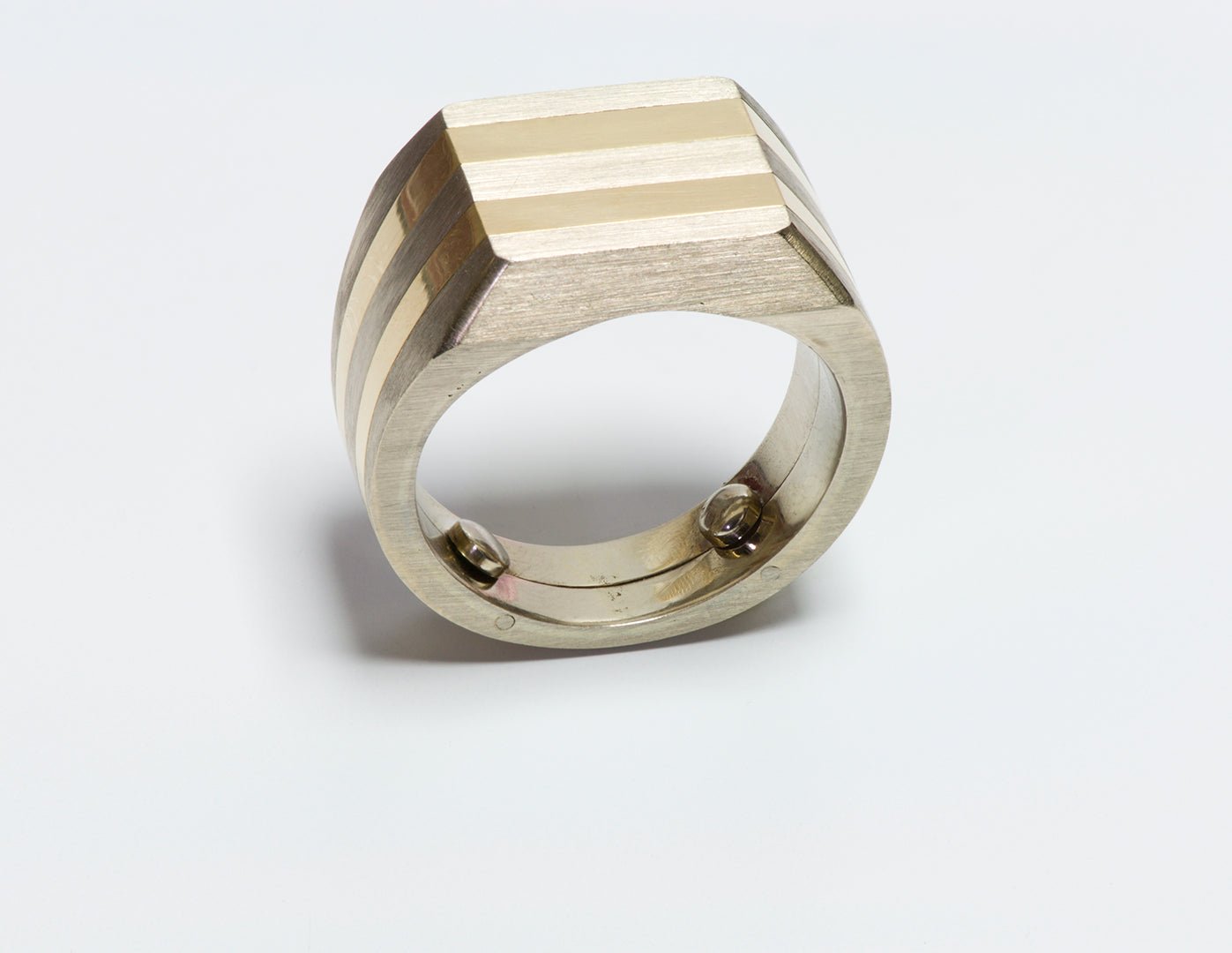 M. Gerard Paris Andre Vassort 18K Gold Men's Ring