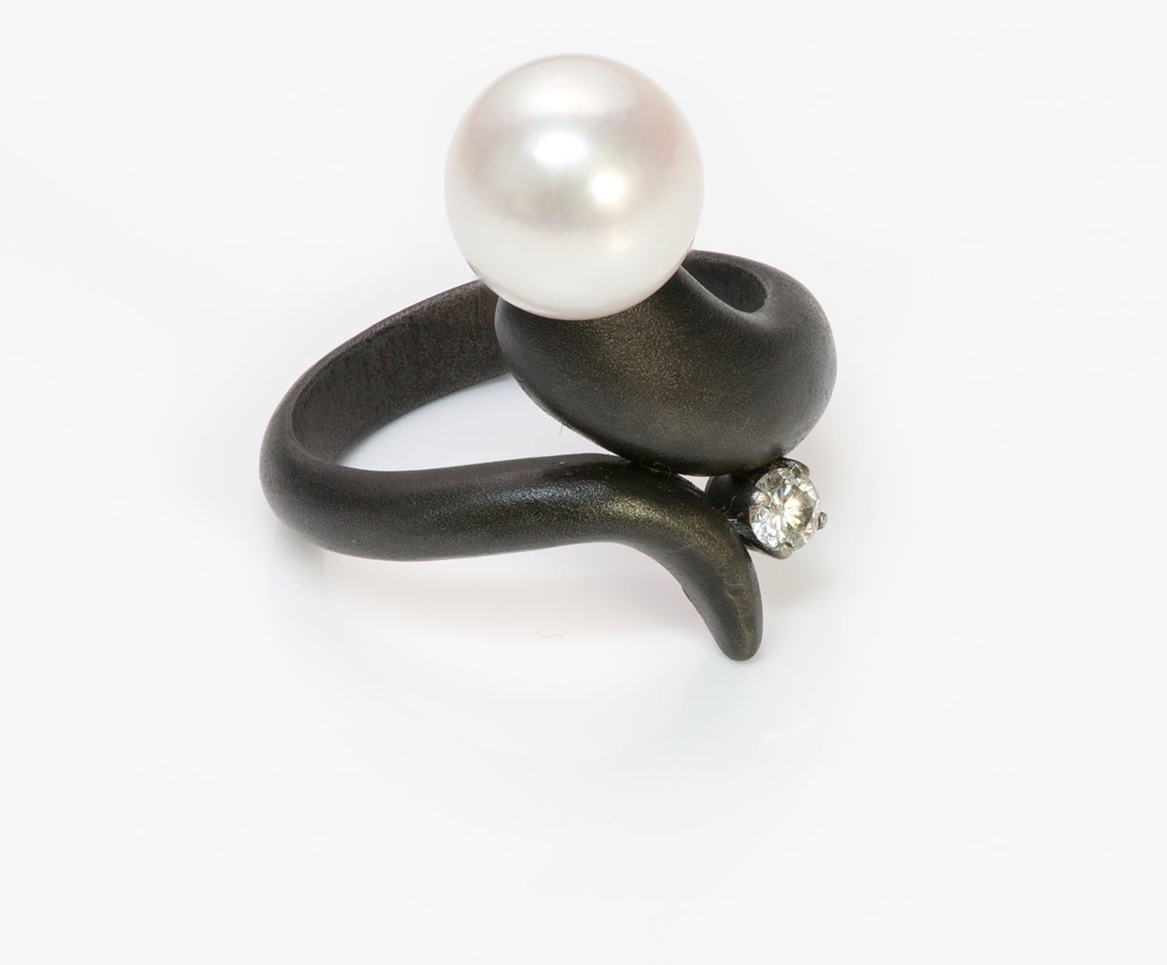 Marsh & Co. Steel Diamond Pearl Ring