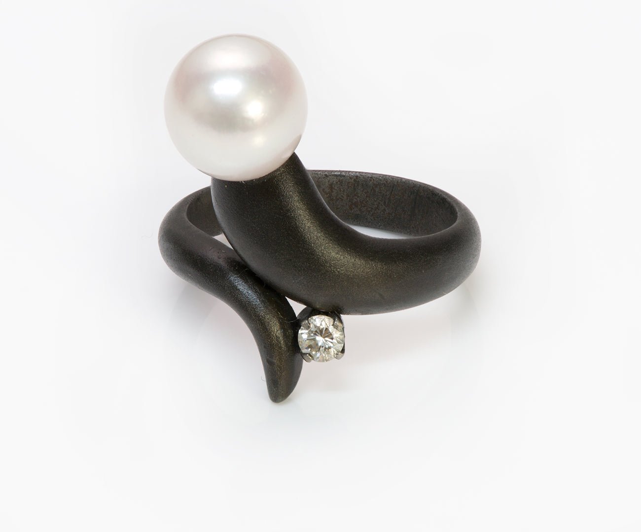 Marsh & Co. Steel Diamond Pearl Ring