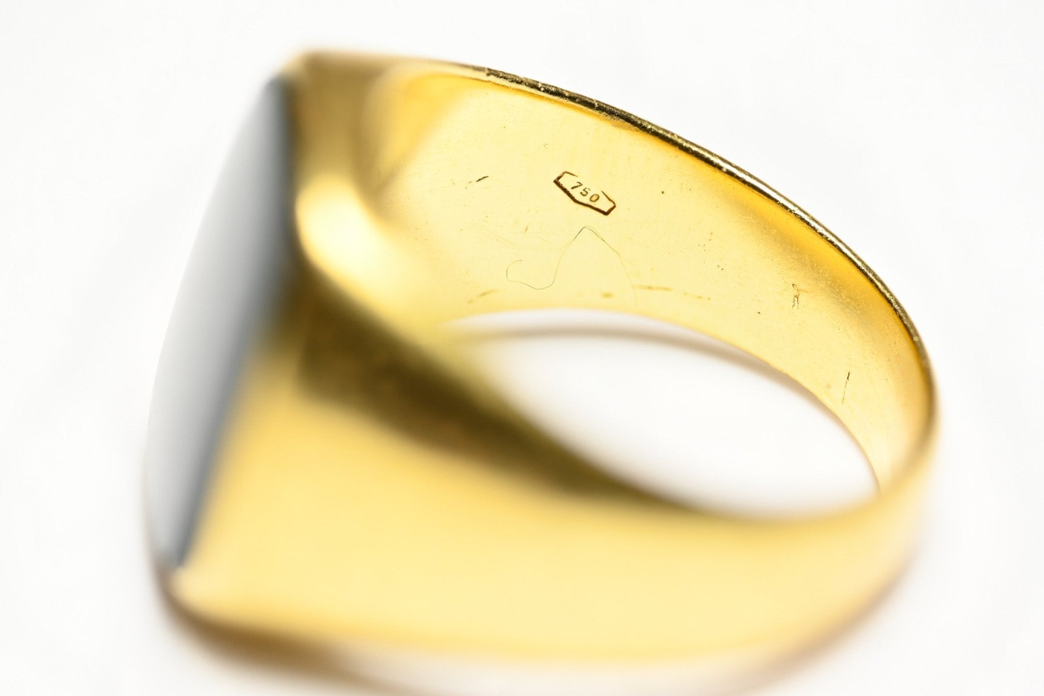 Men’s 18K Yellow Gold Bloodstone Ring