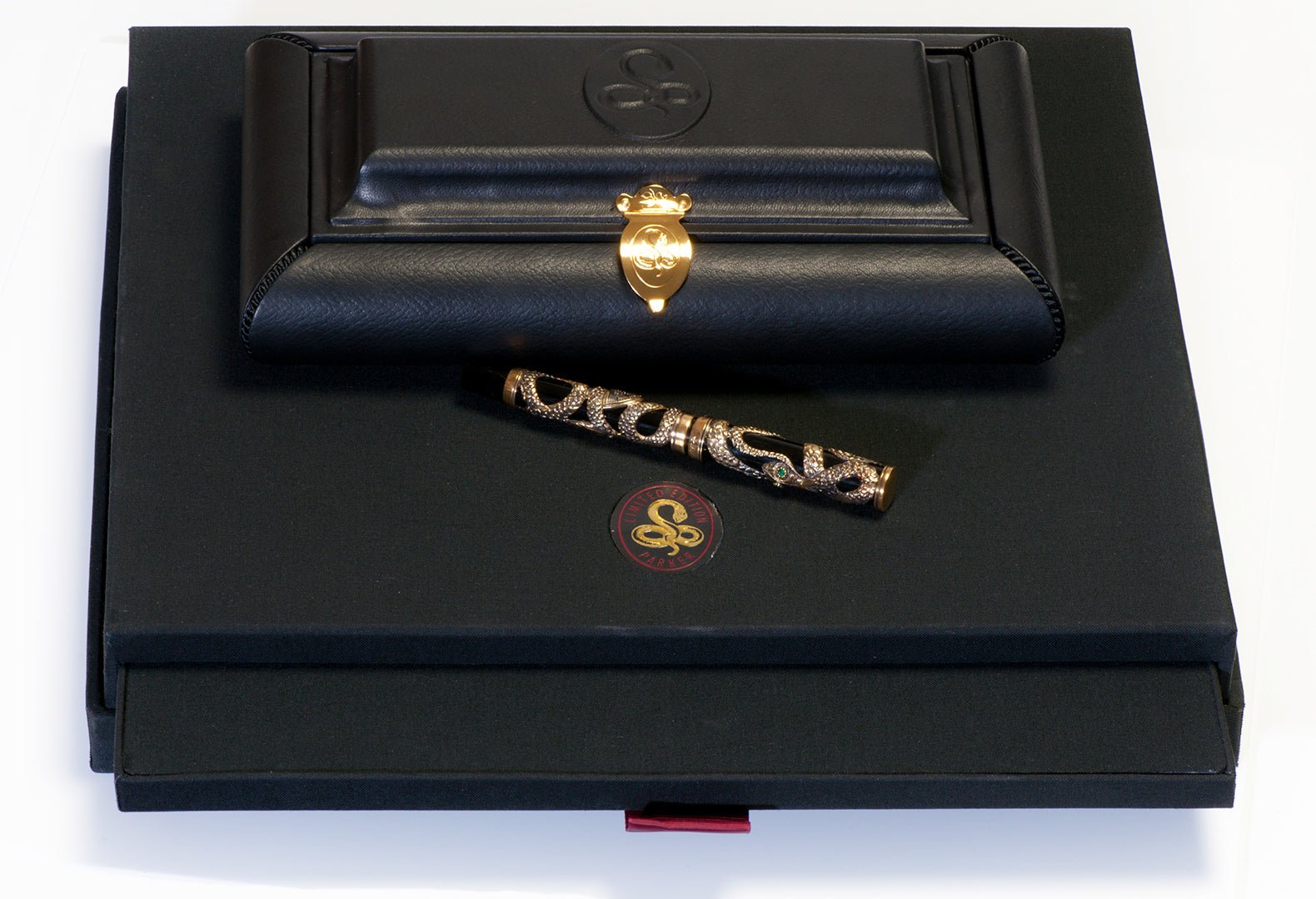 Parker 18K Gold Snake Fountain Pen