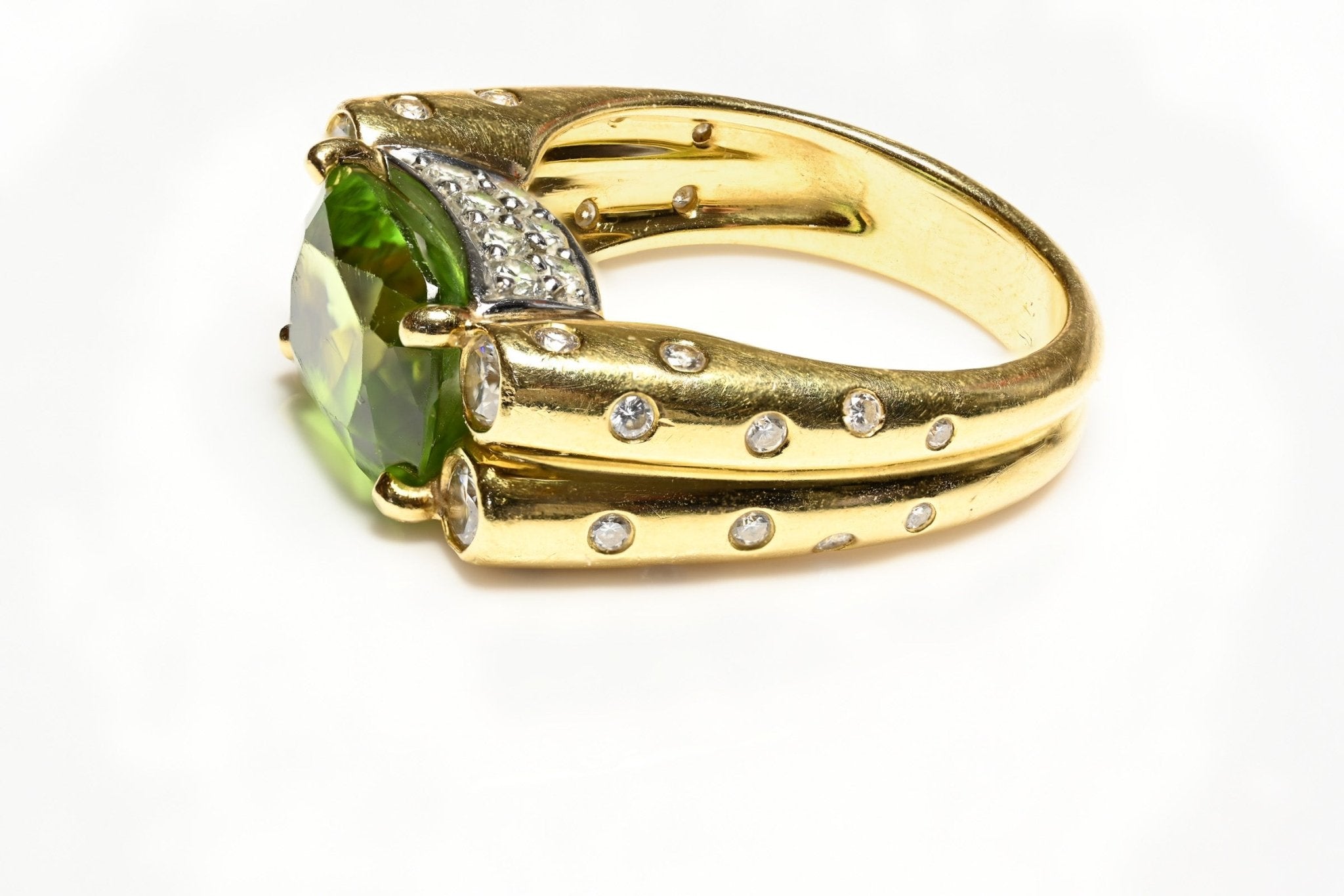 Peridot Diamond Yellow Gold Ring