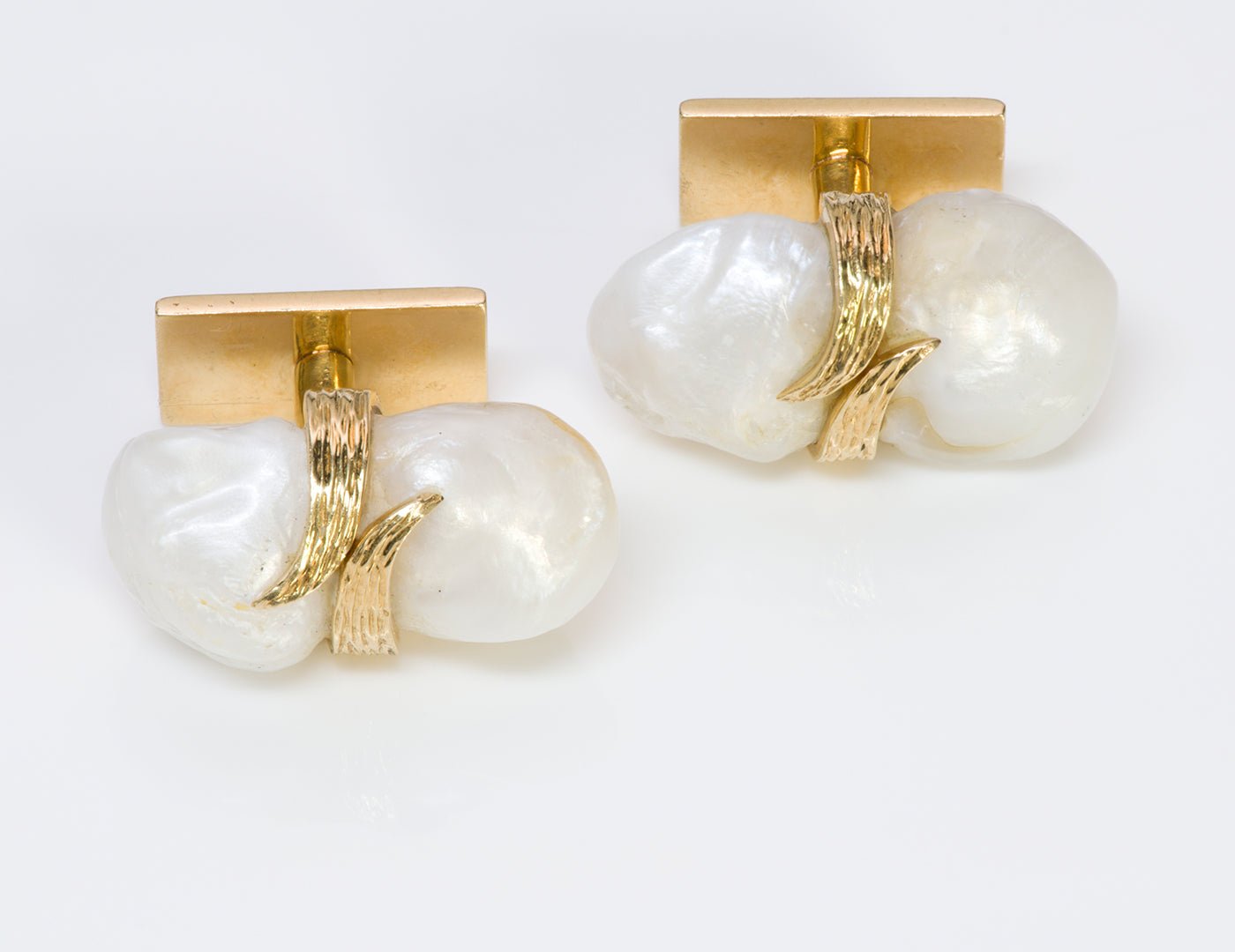 Ruser Freshwater Pearl Cufflink & Van Cleef Arpels Studs