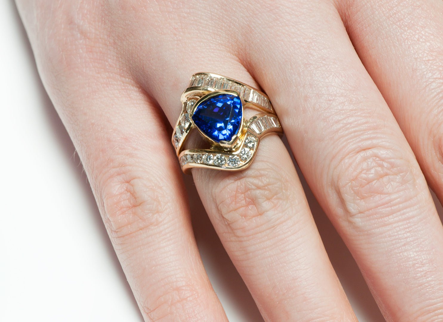 Tanzanite Gold Baguette & Round Brilliant Cut Diamond Ring