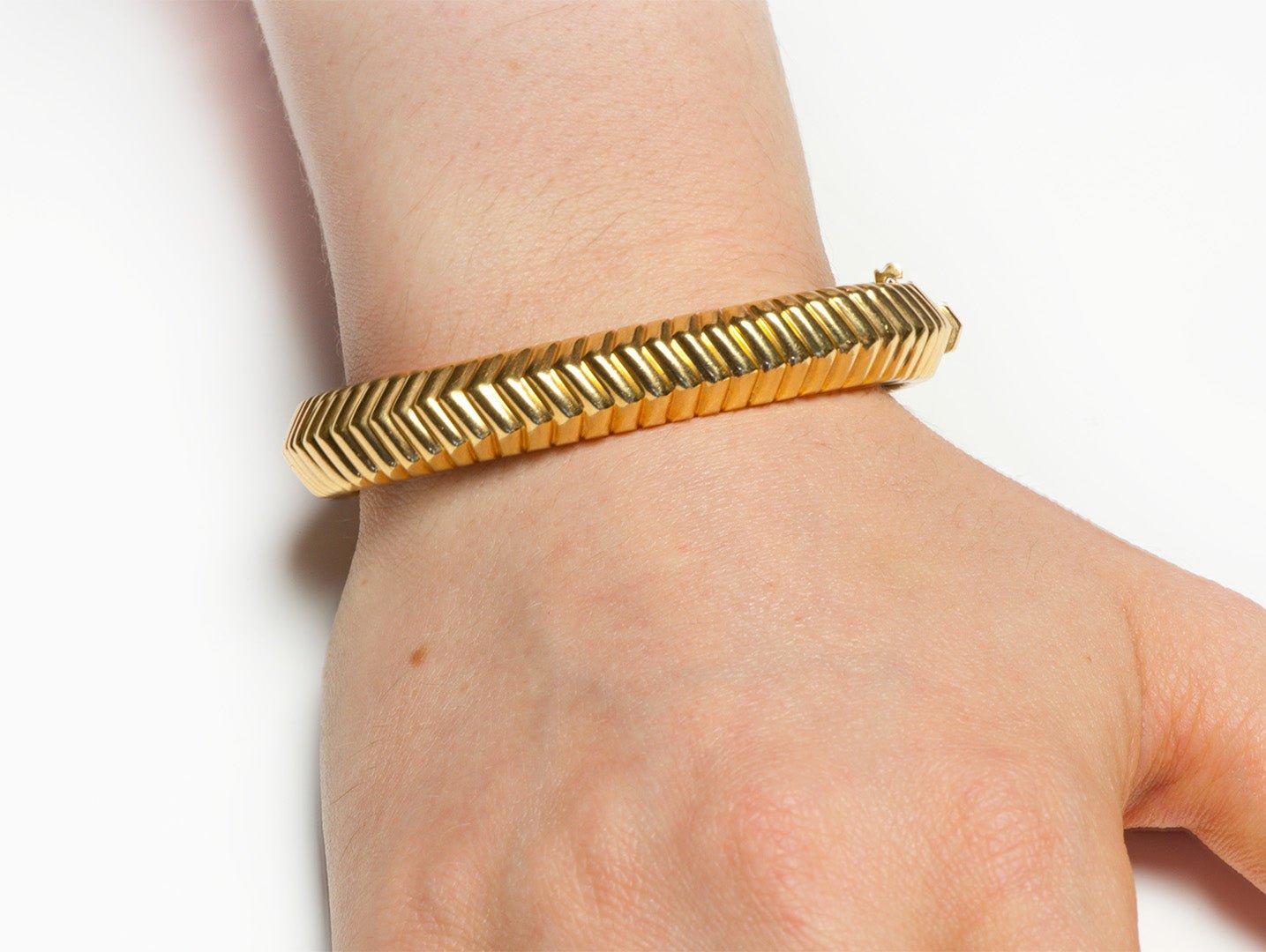 Tiffany & Co. 18K Yellow Gold Ribbed Bangle Bracelet