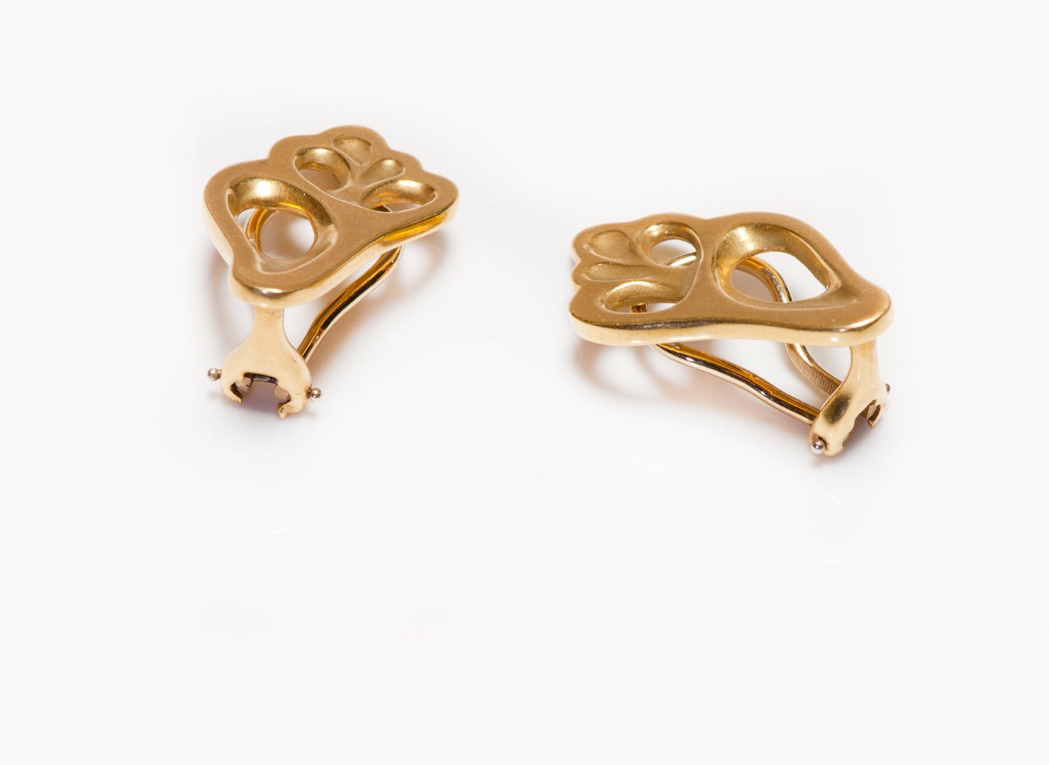 Tiffany & Co. Angela Cummings 18K Gold Seashell Earrings