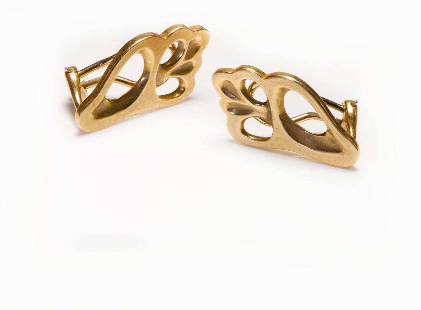 Tiffany & Co. Angela Cummings 18K Gold Seashell Earrings