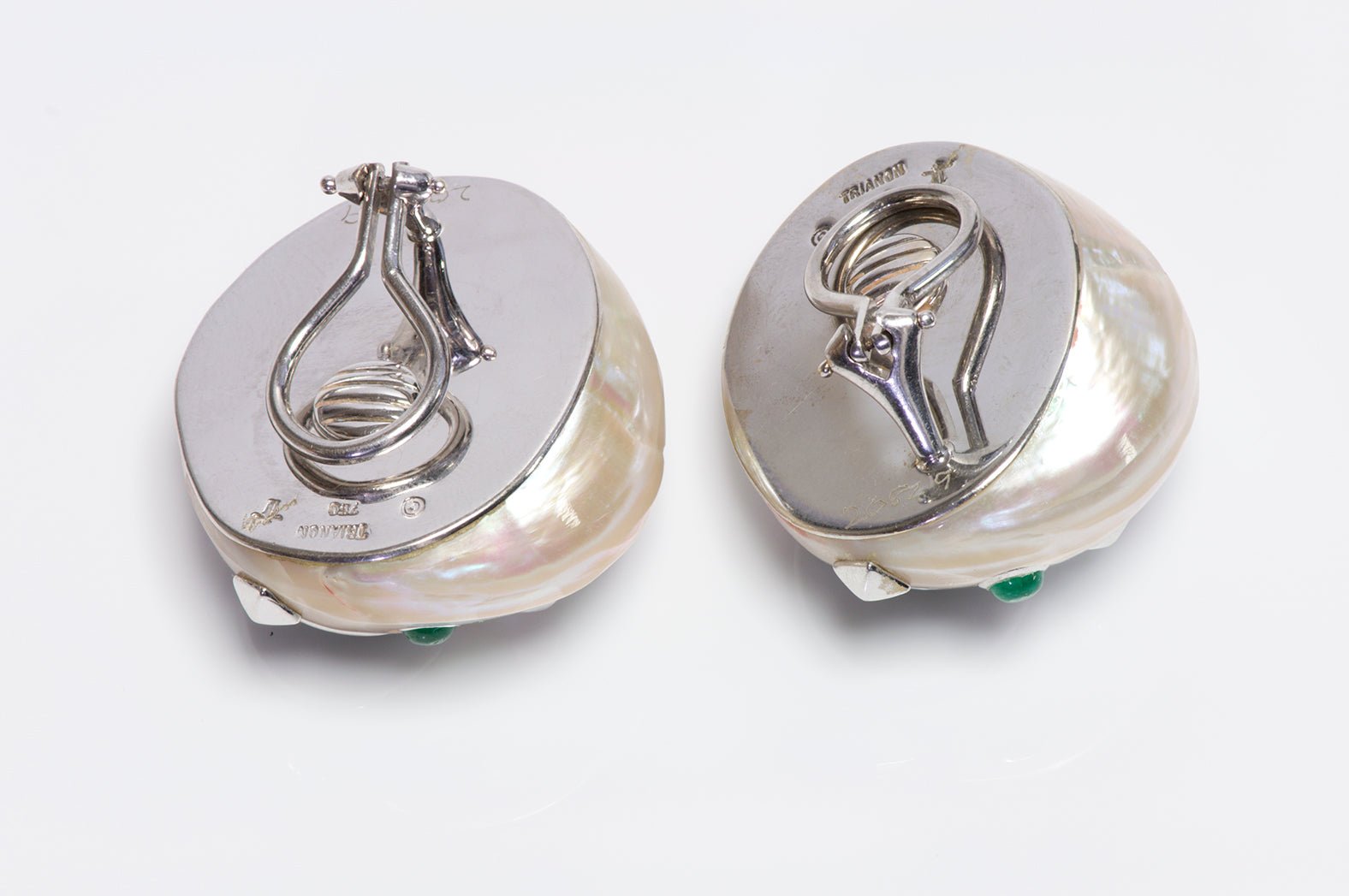 Trianon Shell 18K Gold Zircon Emerald Earrings