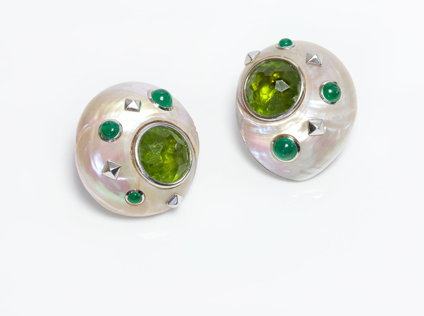 Trianon Shell 18K Gold Zircon Emerald Earrings