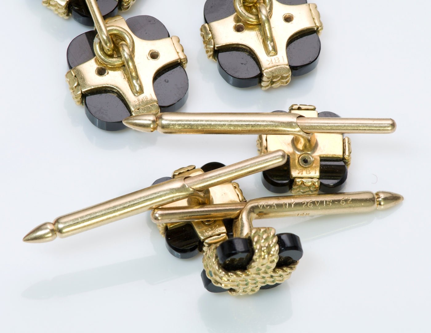 Van Cleef & Arpels Gold Onyx Cufflink & Studs