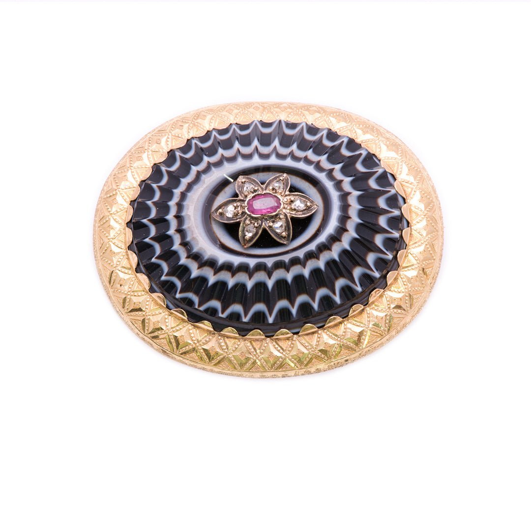 Victorian Gold Agate Brooch