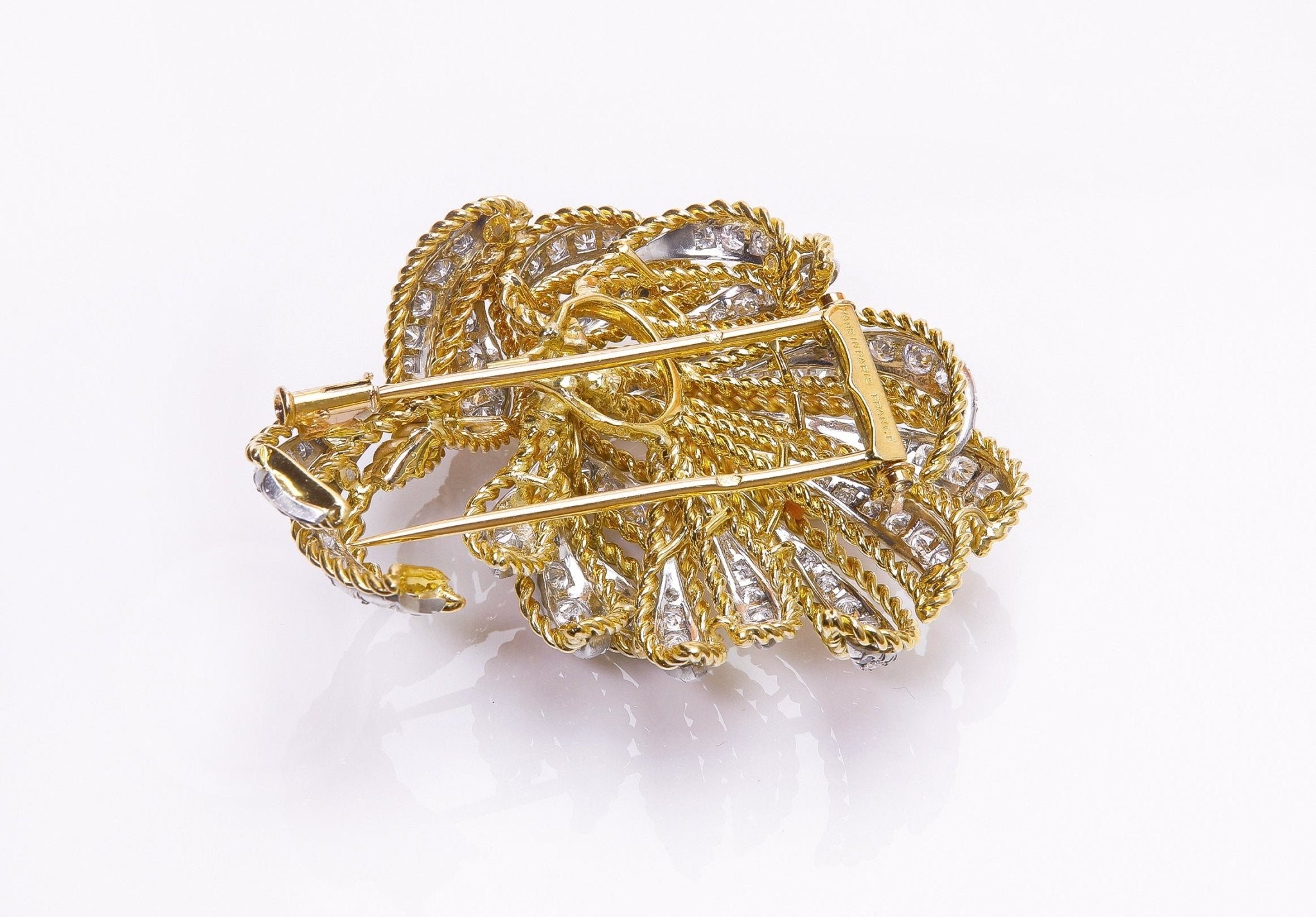 Vintage 18K Gold Wire Rope Diamond Brooch