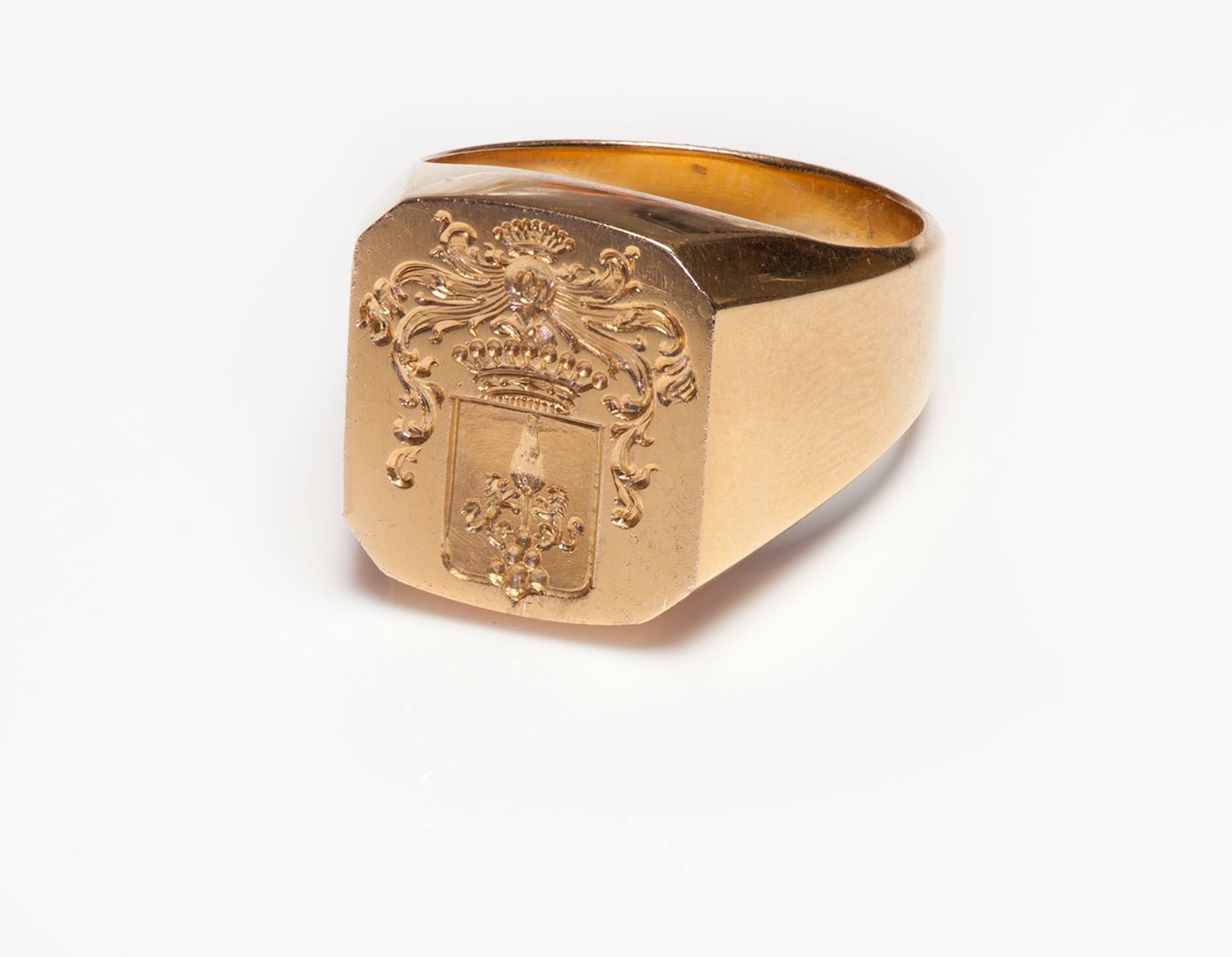 Vintage 18K Yellow Gold Crest Men's Ring