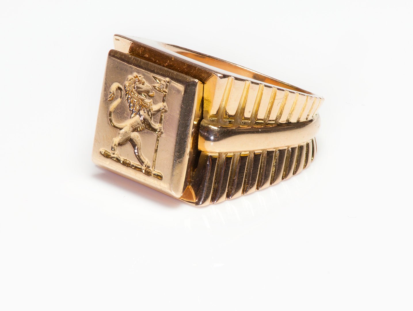 Vintage 18K Yellow Gold Lion Crest Men's Ring