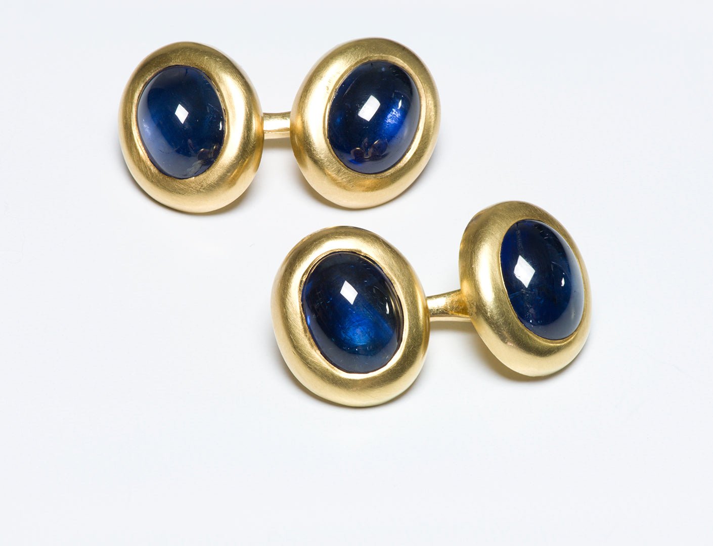Vintage 18K Yellow Gold Oval Sapphire Cufflinks