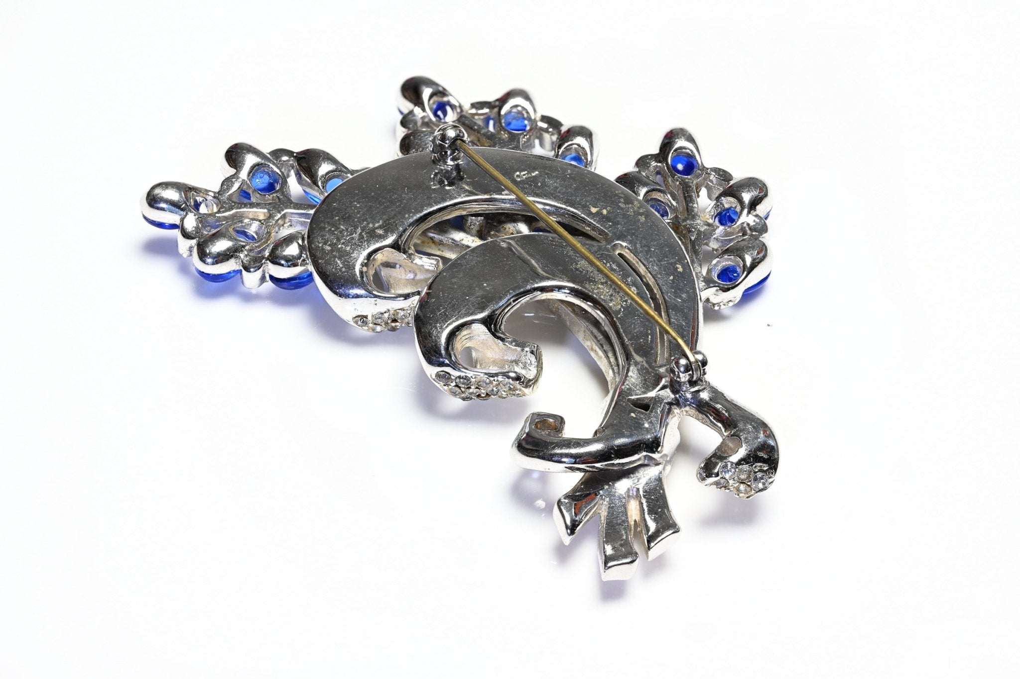 Vintage 1940’s Coro Rhodium Plated Blue Cabochon Glass Bouquet Flower Brooch