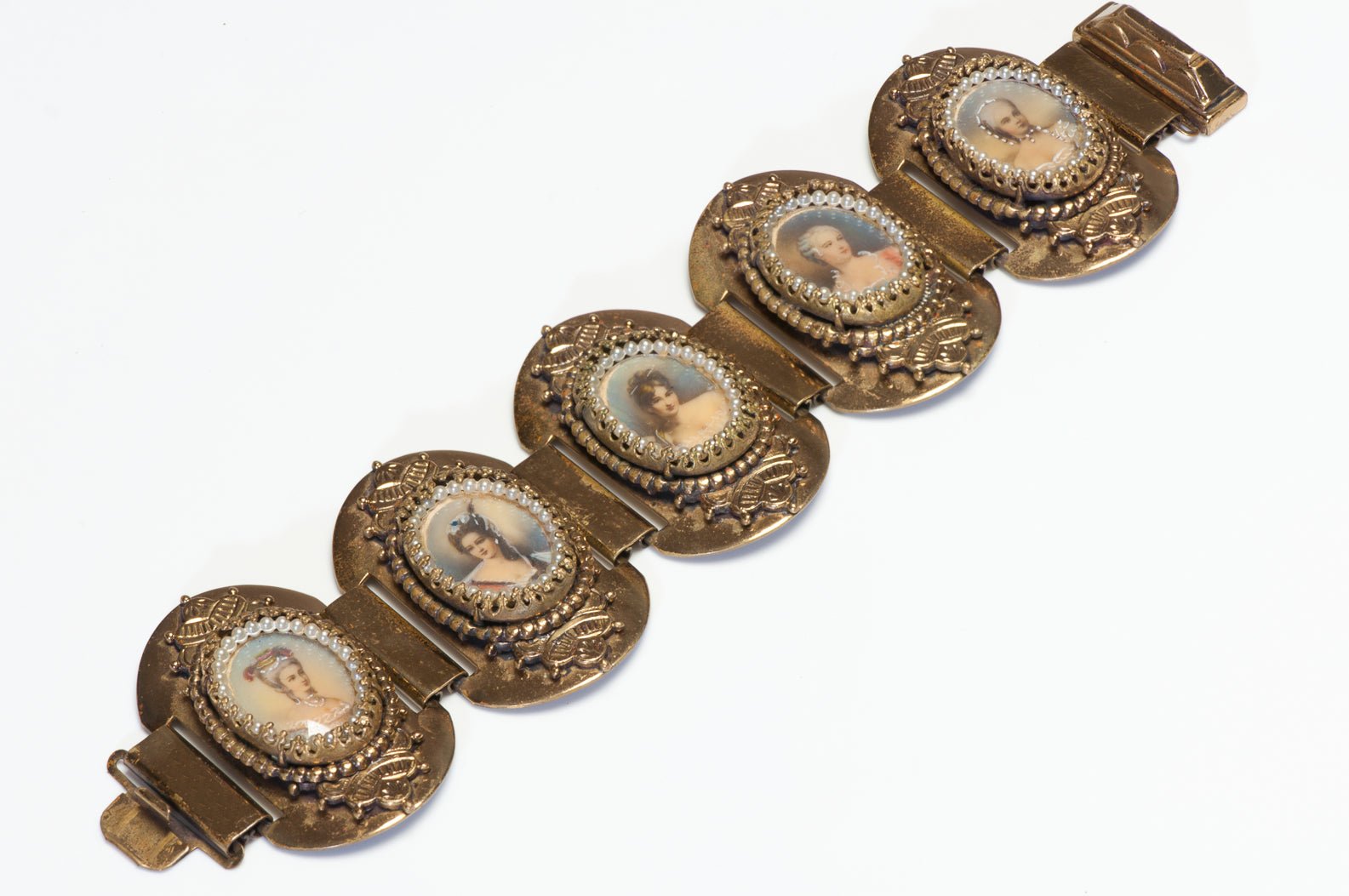 Vintage 1940’s Victorian Style Lady Portrait Pearl Bracelet