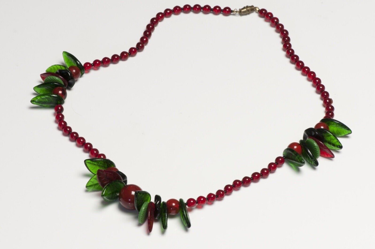 Vintage 1950’s French Red Green Glass Beads Flower Necklace