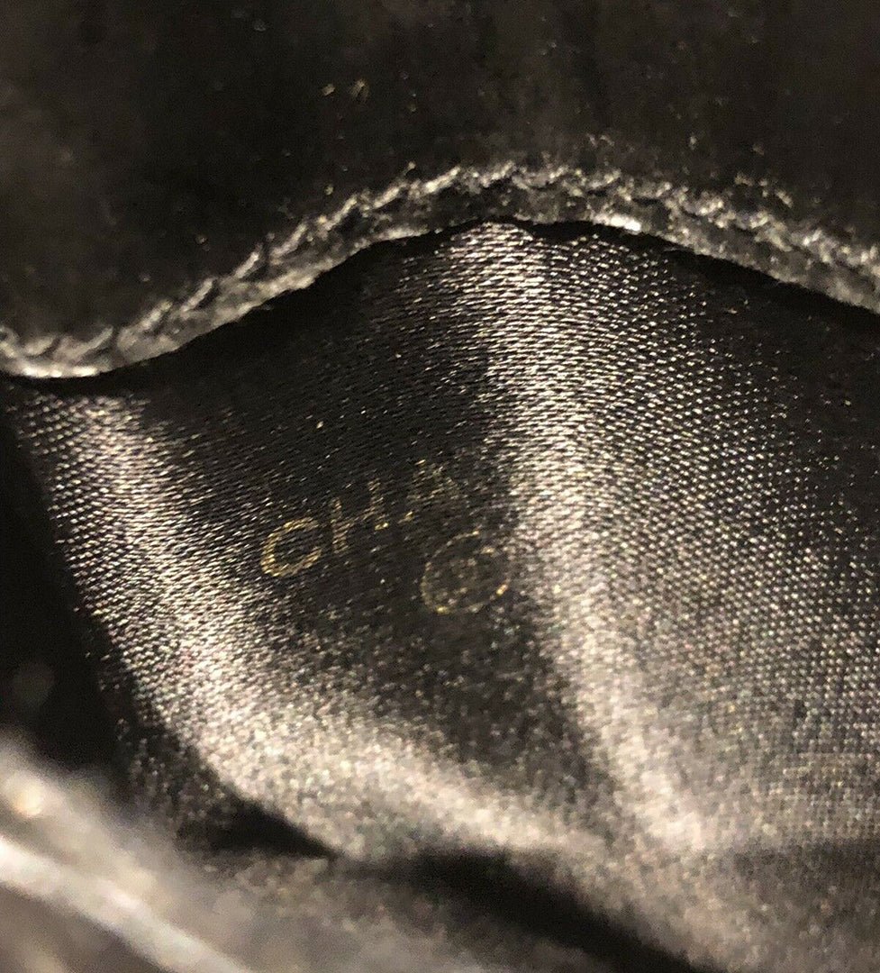 Vintage 1996 CHANEL Paris CC Black Quilted Leather Crossbody Umbrella Case Bag