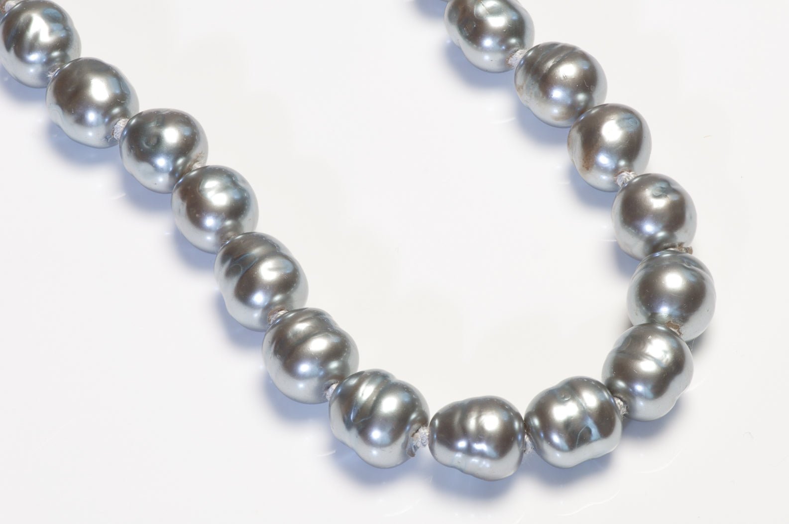 Vintage Chanel Paris 1981 Gray Baroque Pearl Sautoir Strand Necklace
