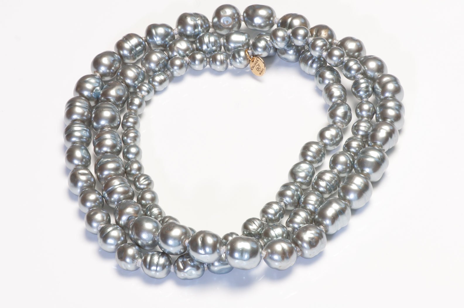 Vintage Chanel Paris 1981 Gray Baroque Pearl Sautoir Strand Necklace