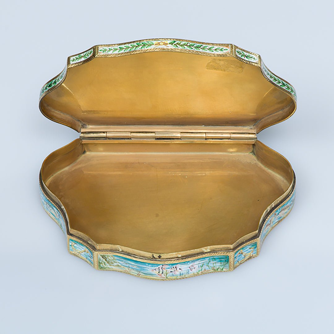 Vintage Engraved 18K Gold Enamel Box with Naval Battle Scene