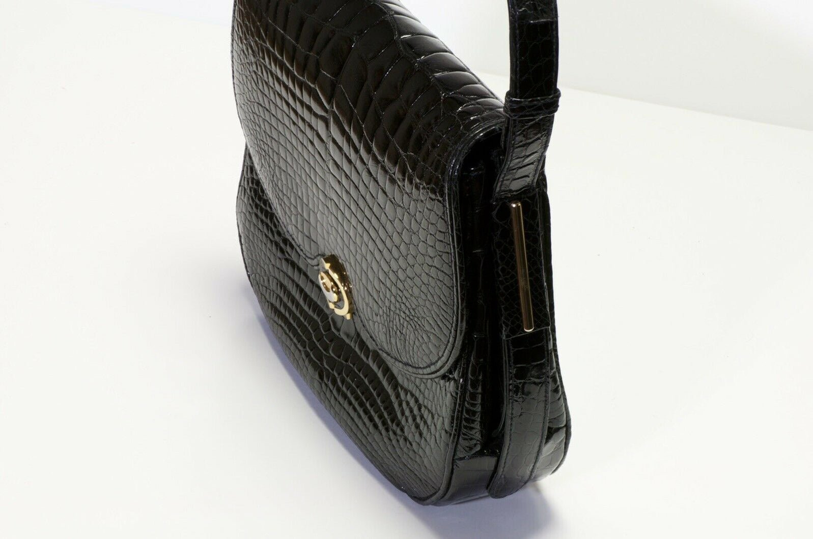Vintage GUCCI Black Crocodile Flap Women’s Shoulder Bag