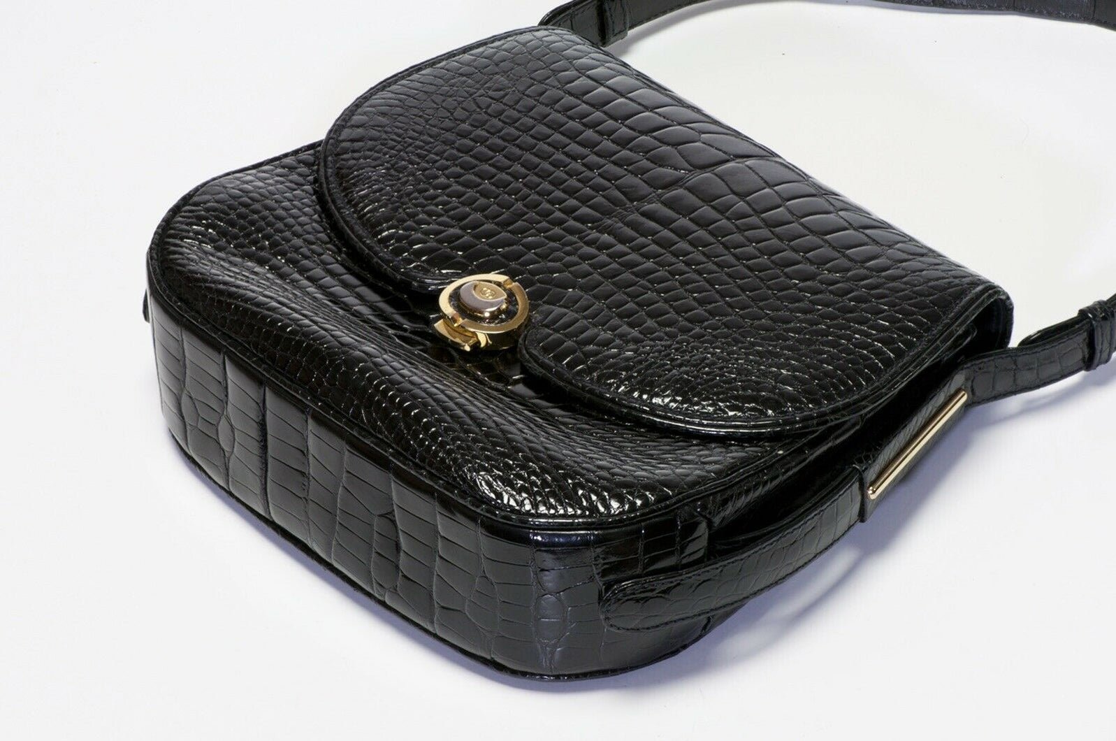 Vintage GUCCI Black Crocodile Flap Women’s Shoulder Bag