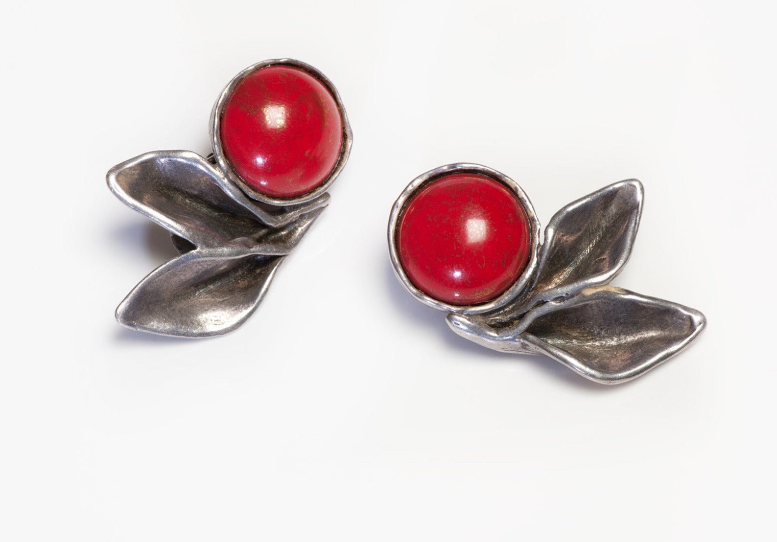 Vintage IKUO Ichimori Paris Red Poured Glass Flower Earrings