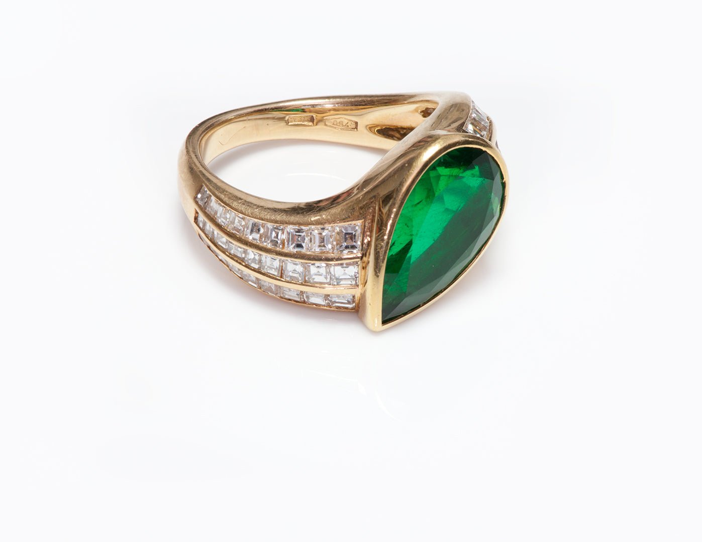 Vintage Pear Shaped Emerald Diamond 18K Yellow Gold Ring