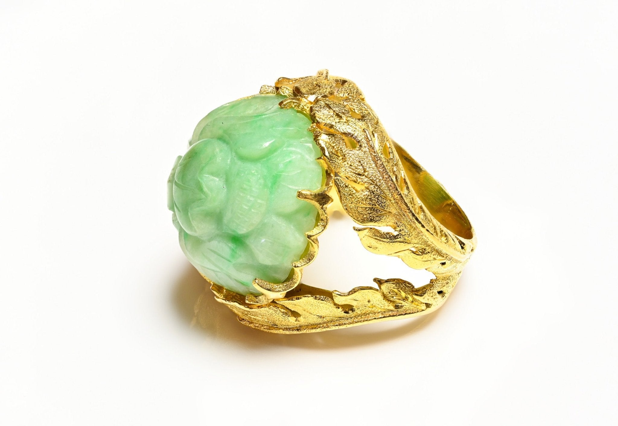 Vintage Yellow Gold Carved Jade Women’s Ring
